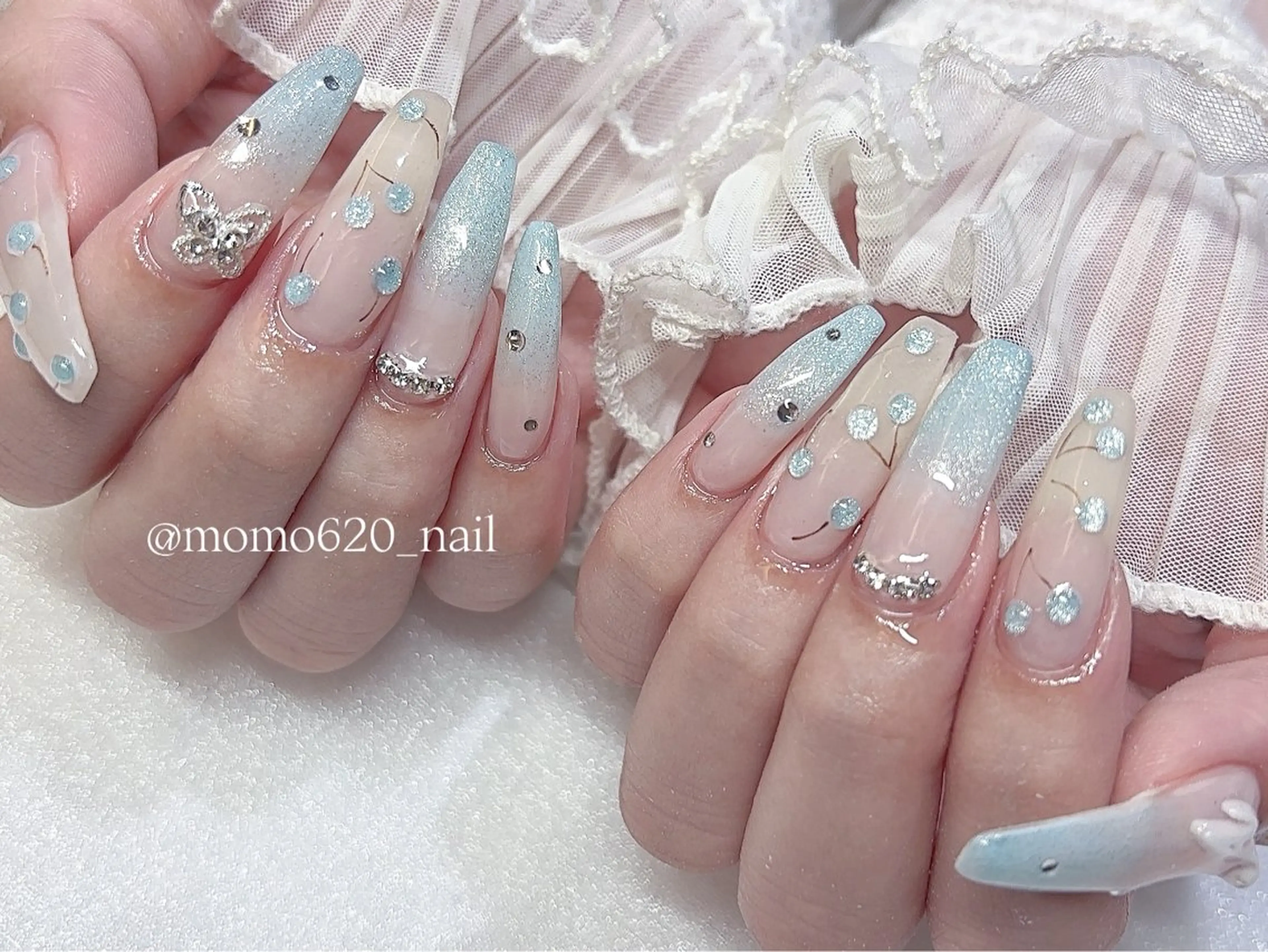 ネイル ブルー ハンドネイル Nail salon Hemiy所属・momoka🤍 四ツ橋のネイルデザイン
