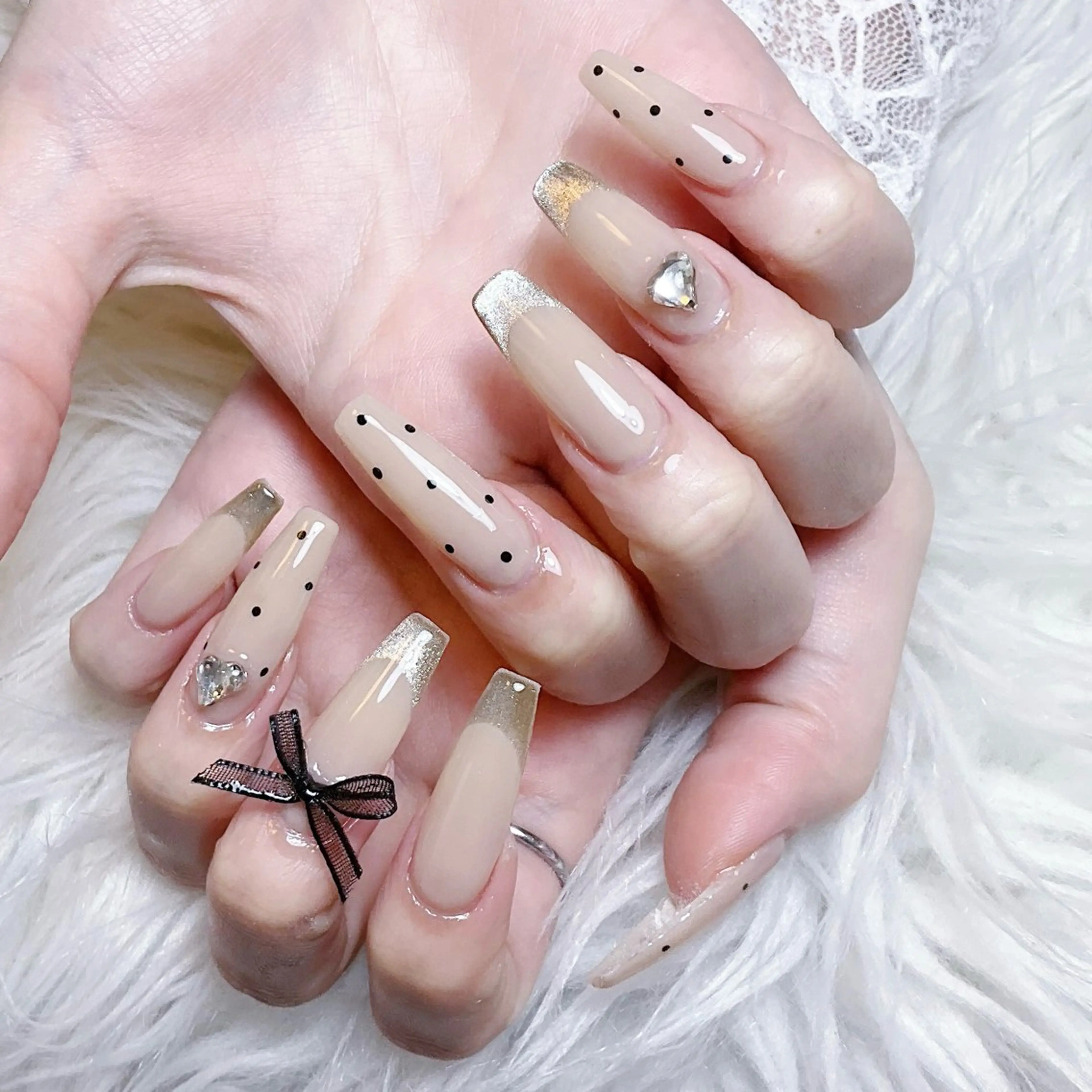 ネイル ハンドネイル 🍭Yun nail hyejin🌸のネイルデザイン