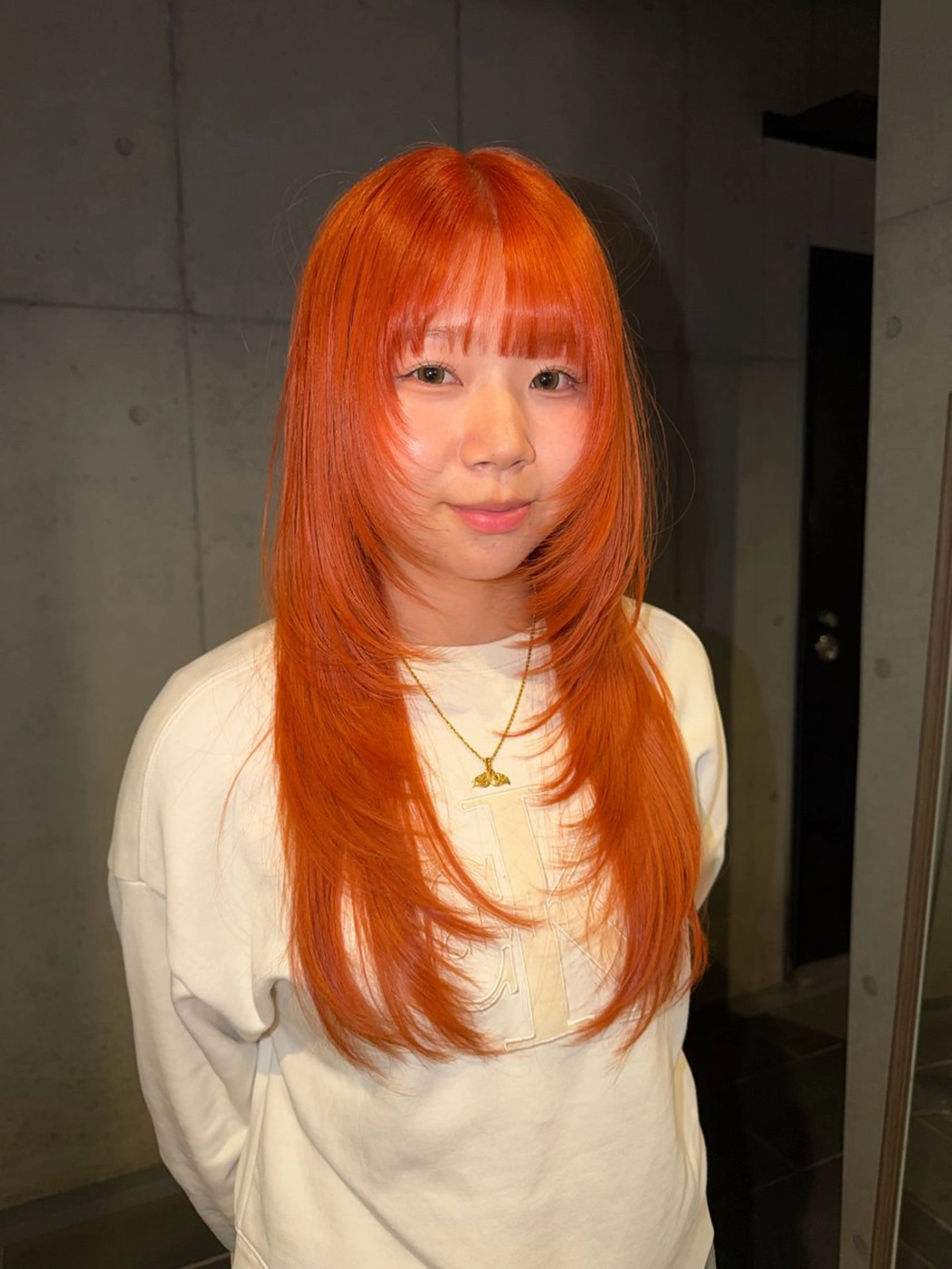 ロング カラー オレンジ 顔まわりレイヤー ハッシュカット レイヤーカット カット ヘアカラー 似合わせウルフ/ レイヤー/山本祐輔のヘアスタイル