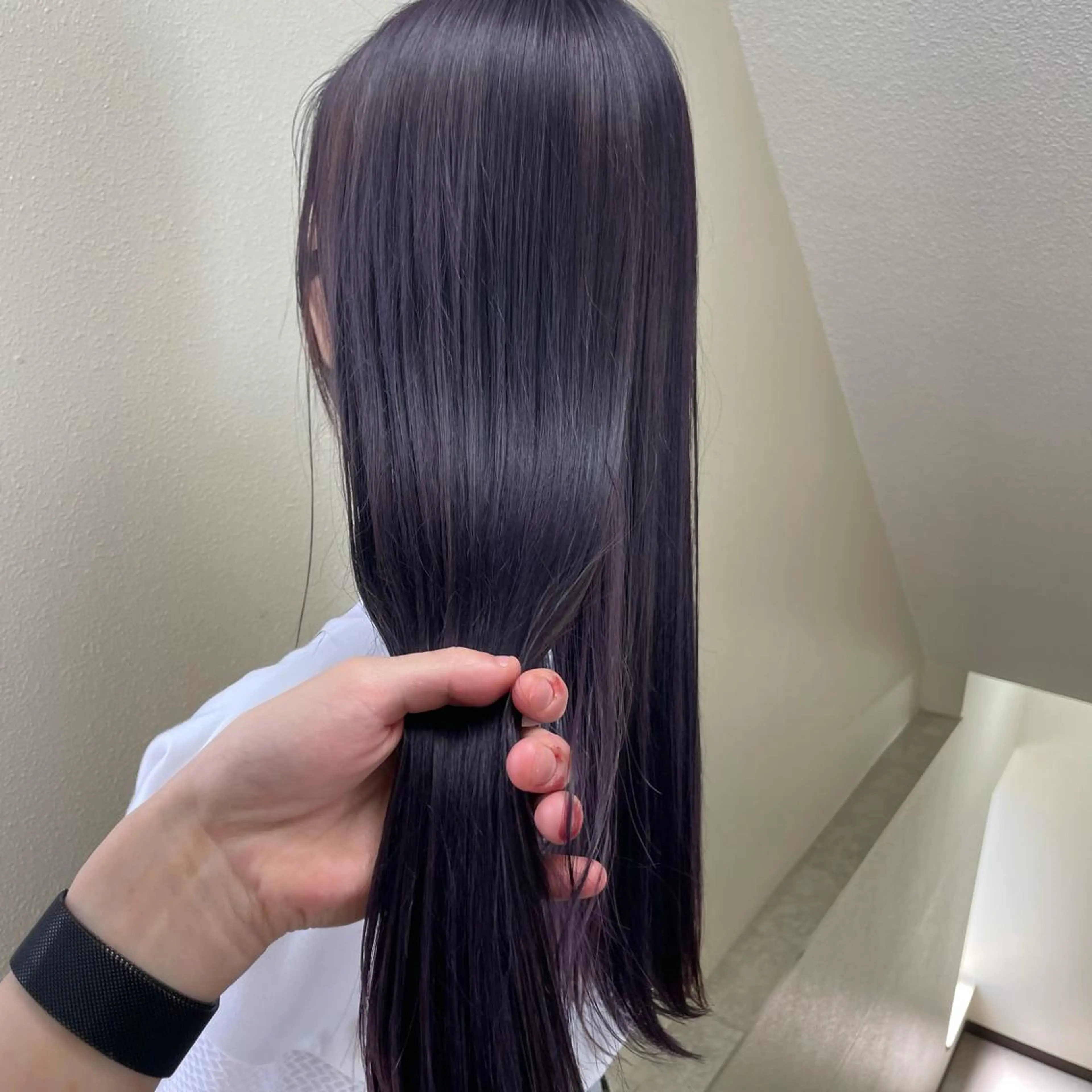 ミディアム カラー パーマ ヘアアレンジ メンズ キッズ ネイル マツエク・マツパ メンズブリーチ メンズハイライト メンズインナーカラー メンズ韓国風 ブリーチ 切りっぱなしヘアボブ ミディアムヘアRYOのヘアスタイル