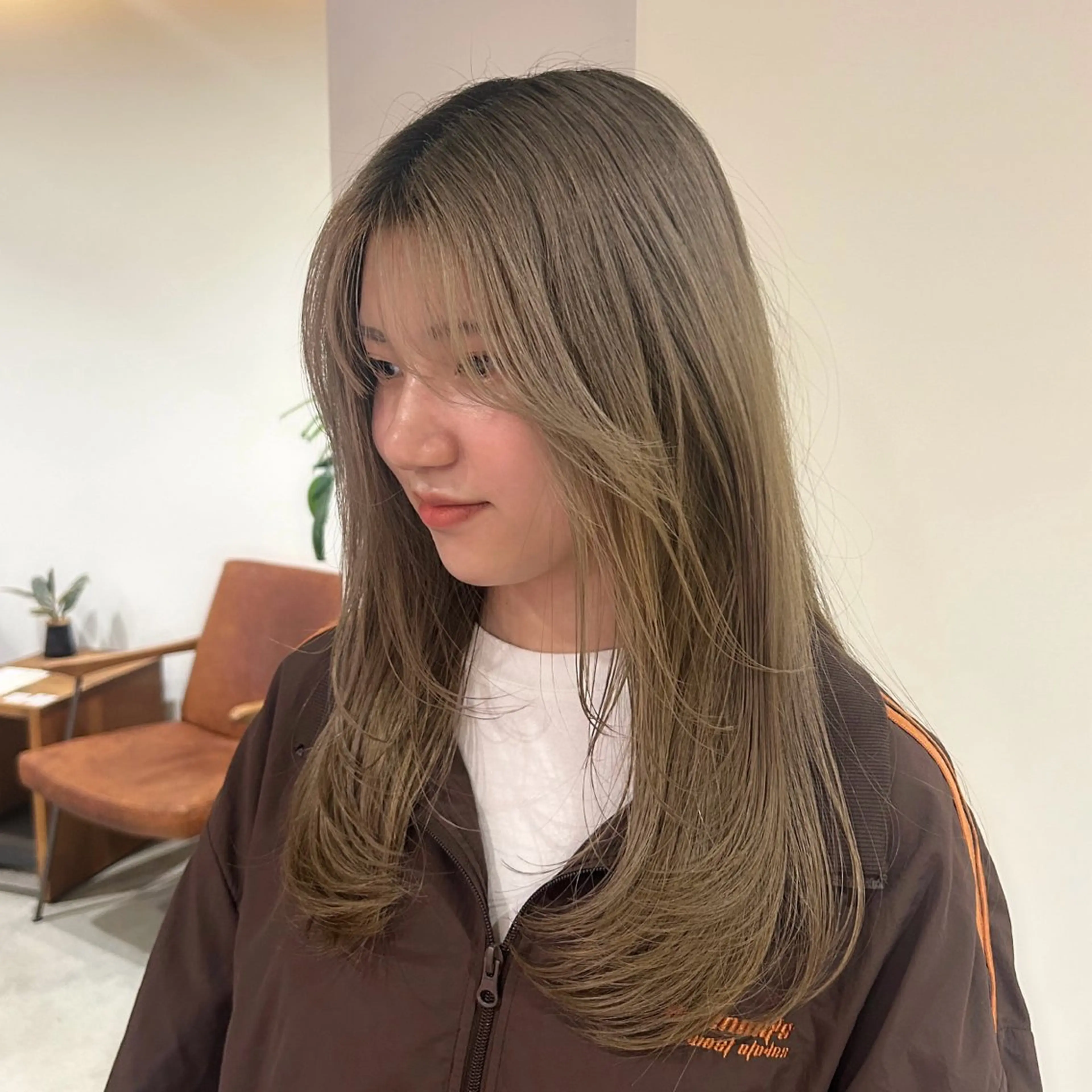 セミロング カラー ベージュカラー ミルクティーベージュ 顔まわりレイヤー レイヤーカット カット nana/ボブ/ レイヤー/梅田のヘアスタイル