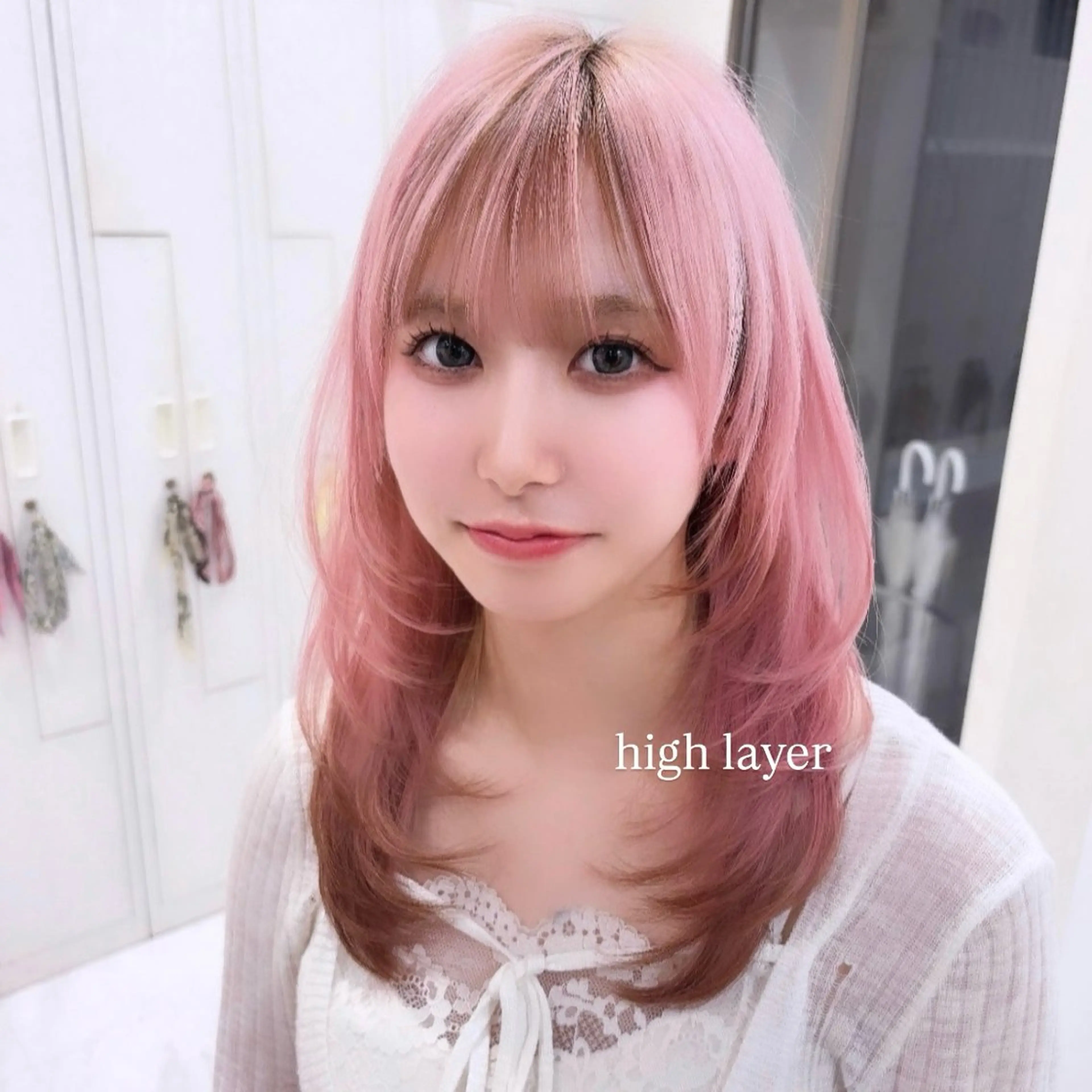 ミディアム 𝑚𝑖𝑤𝑎 /名駅/透明感カラーのヘアスタイル