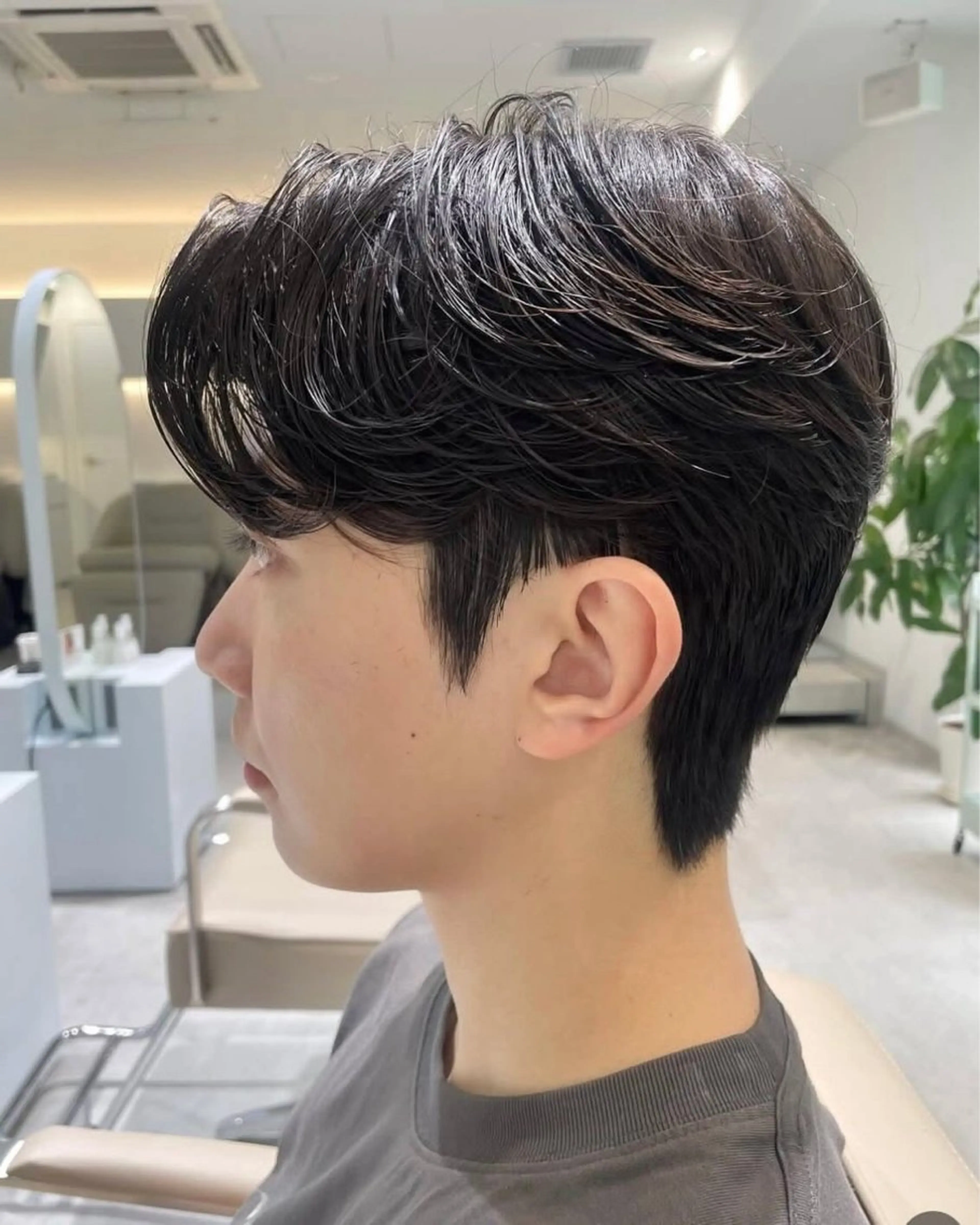 ショート パーマ メンズ カルマパーマ メンズパーマ 顔周りカット／透明感 カラー／Kurumeのヘアスタイル