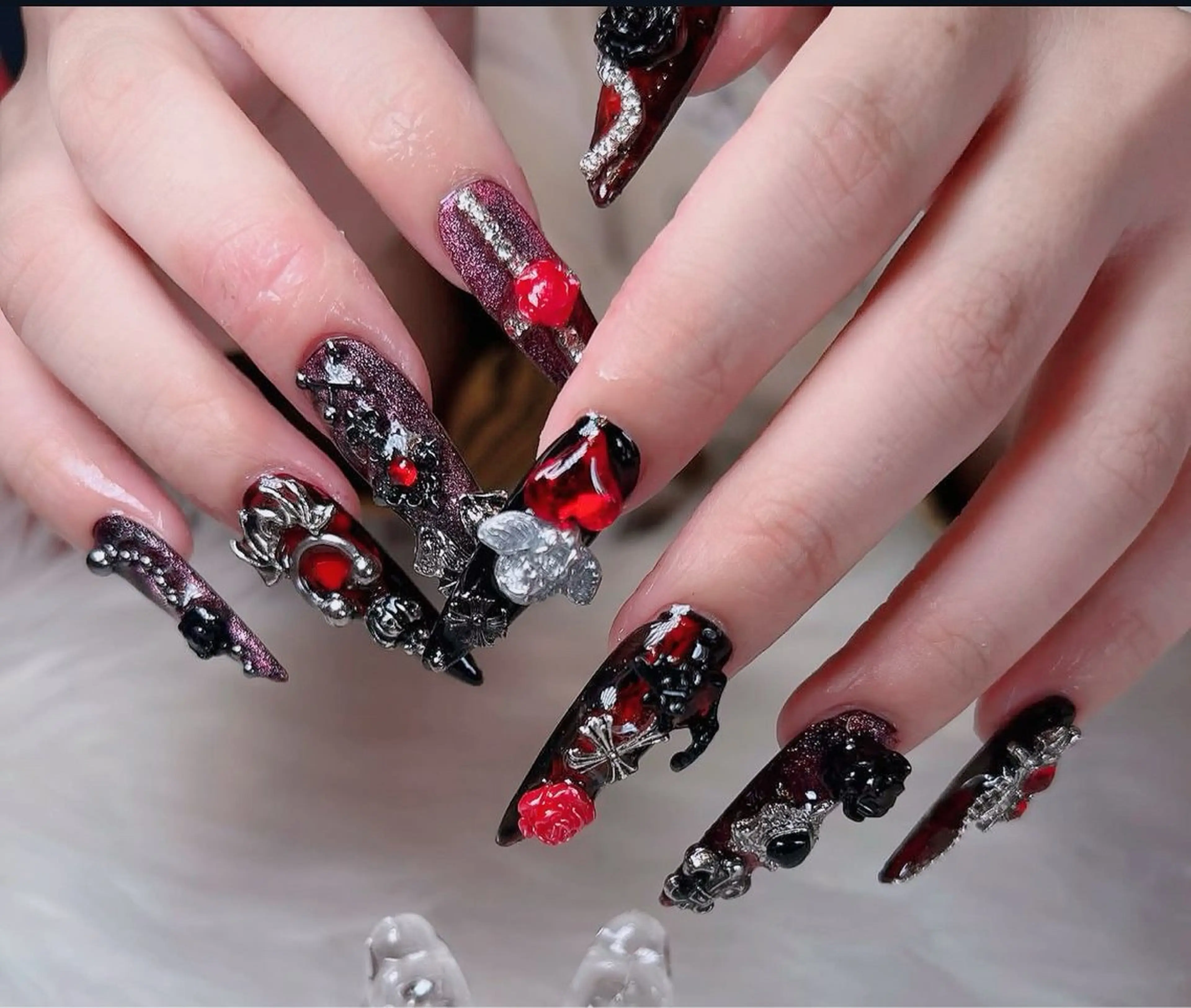 ネイル フレンチネイル ジェルネイル ガラスフレンチ ハロウィン ハート ハンドネイル H.baby Nail Salonのネイルデザイン