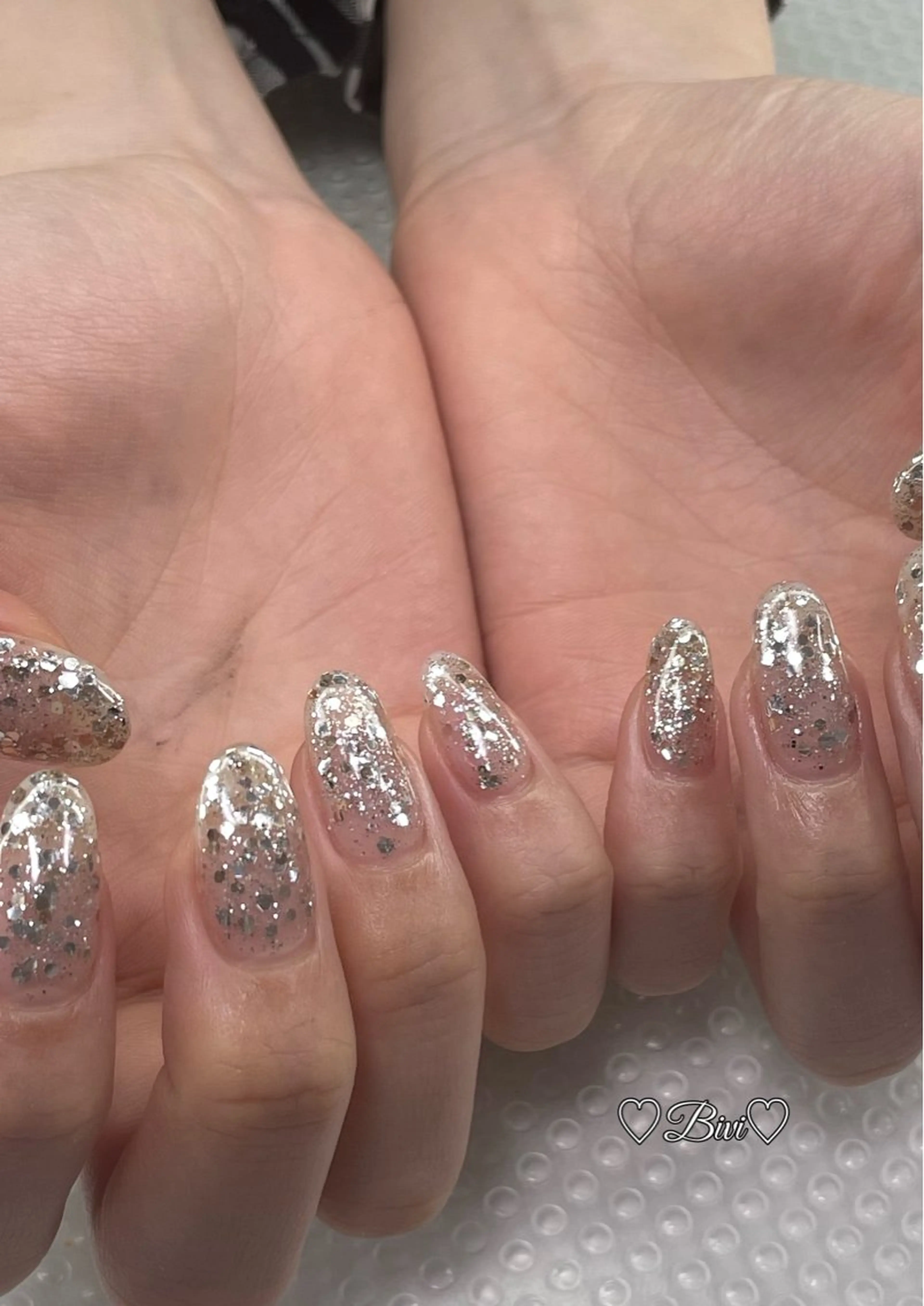 ネイル アートネイル フラッシュネイル ラメ(グリッター) シルバー スクエアネイル ♡Bivi♡自爪に 優しいネイルサロンのネイルデザイン