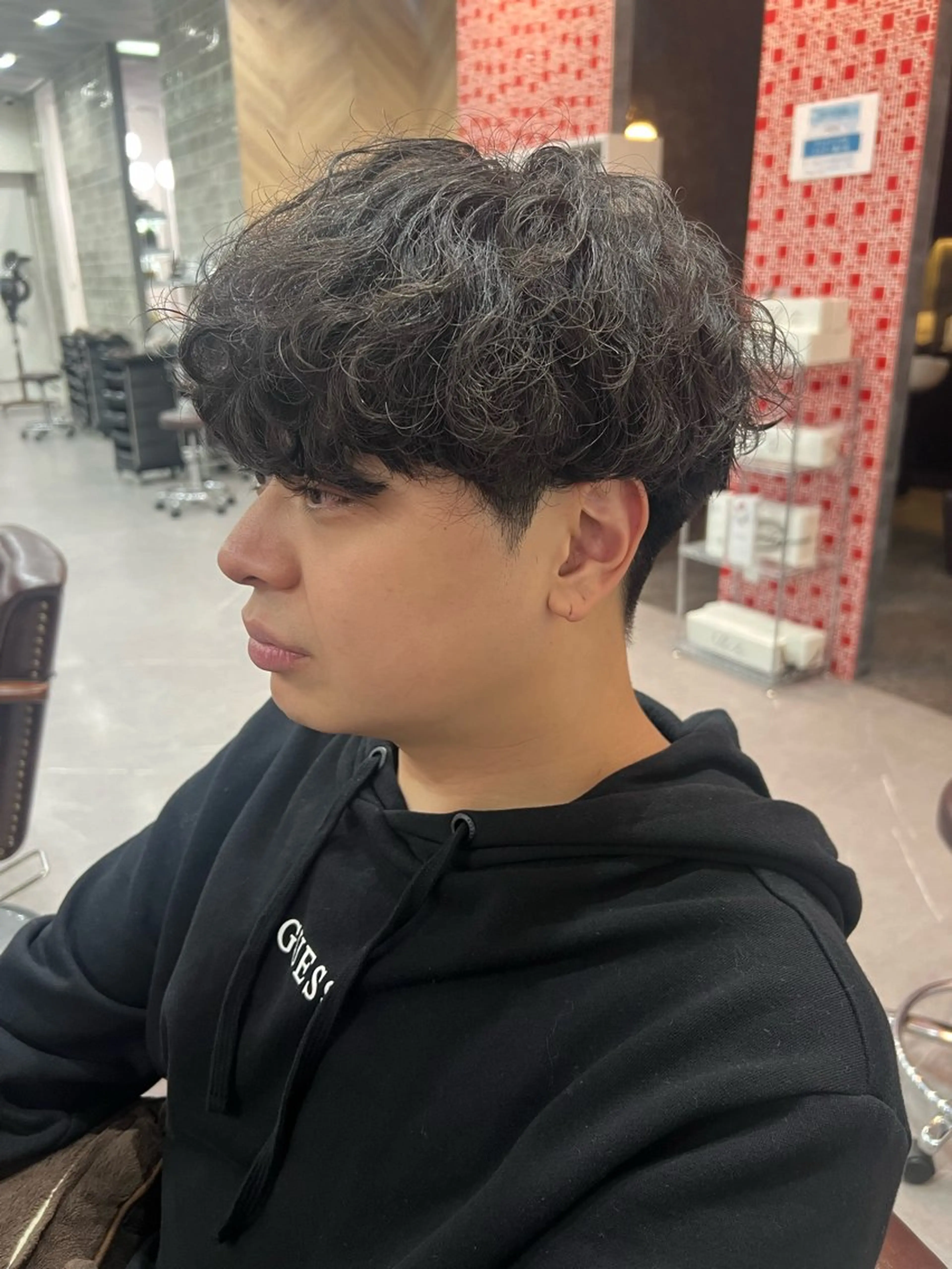 ショート パーマ メンズ メンズパーマ メンズツイストパーマ ツイストパーマ カット パーマ トリートメント 佐々木 愛実のヘアスタイル