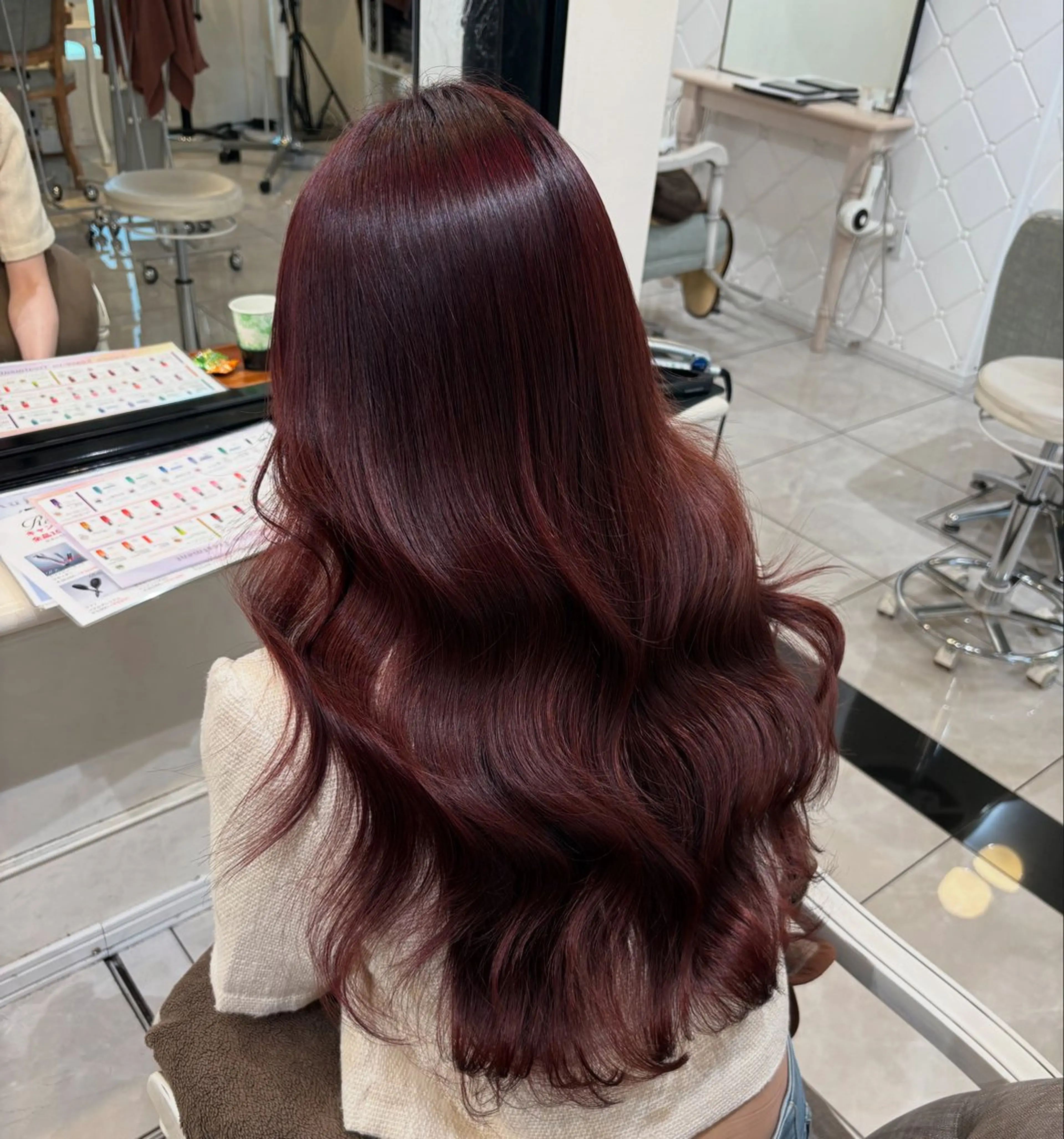 ロング カラー 濱田輝レイヤー 韓国風 ハイトーンのヘアスタイル