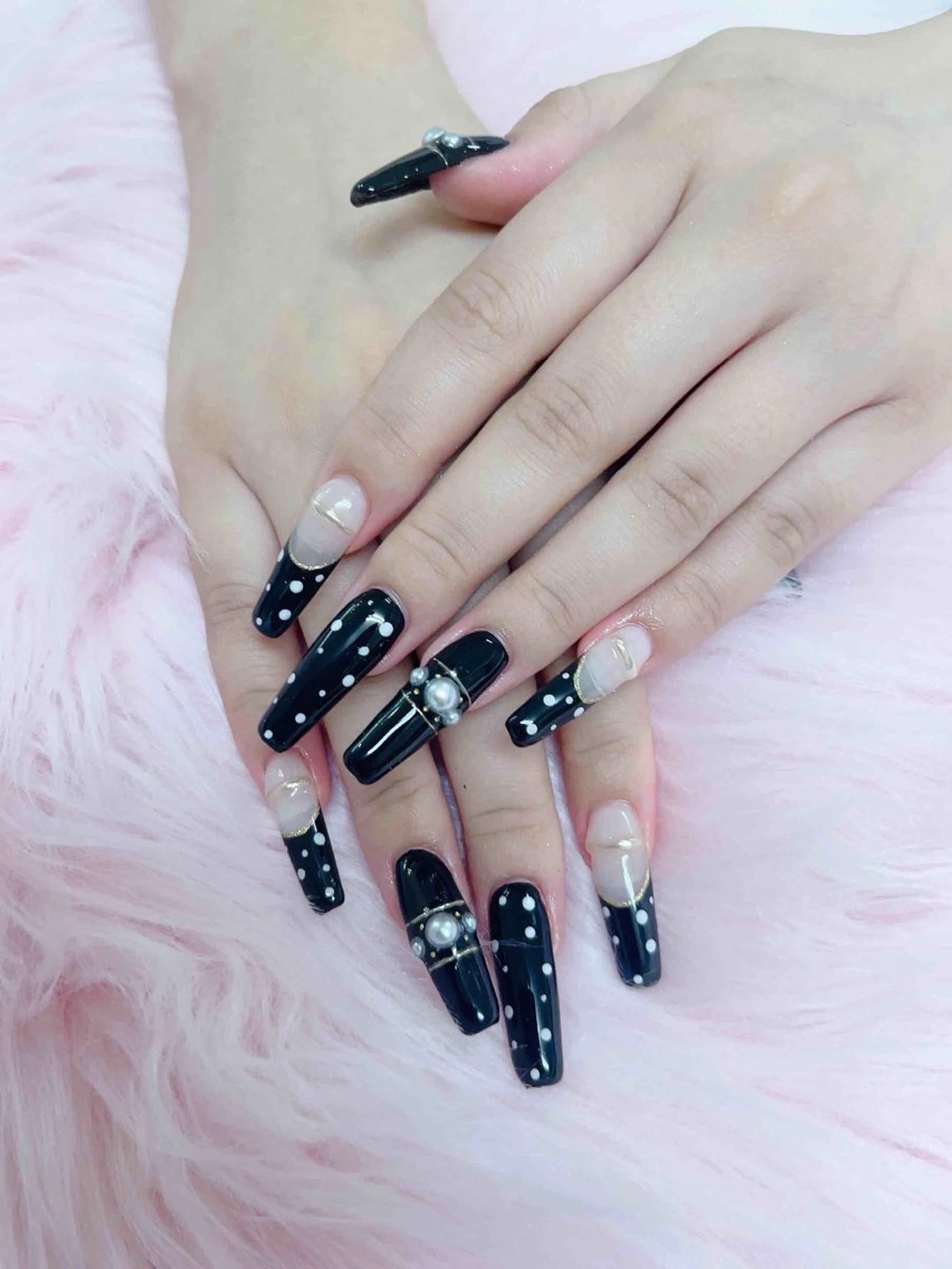 ネイル ハンドネイル MoonNail ユリ🌸のネイルデザイン