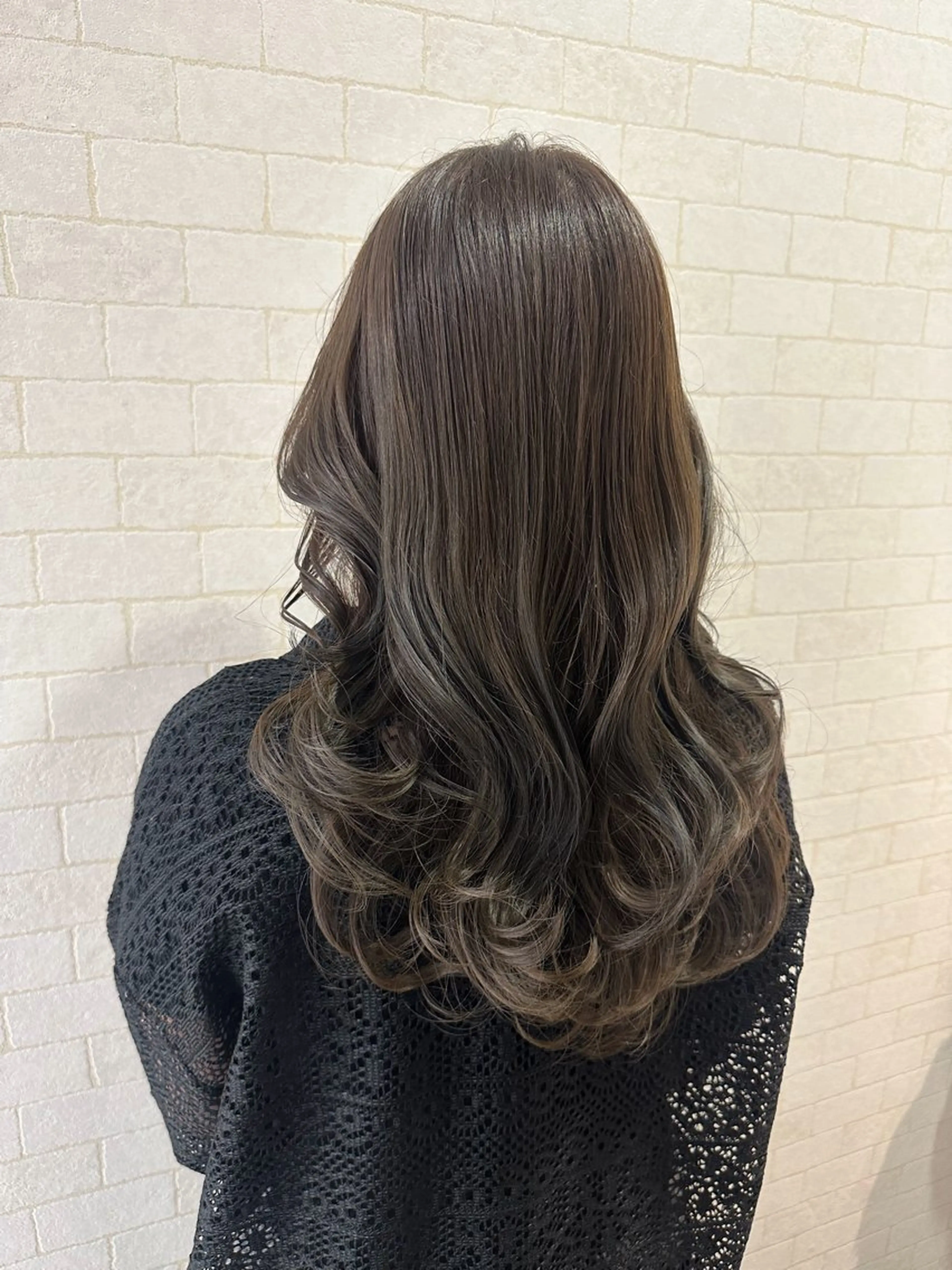 ロング カラー ブリーチ 透明感カラー ダブルカラー ブリーチなしカラー 顔まわりレイヤー 大人レイヤー& 透明感カラー💄のヘアスタイル