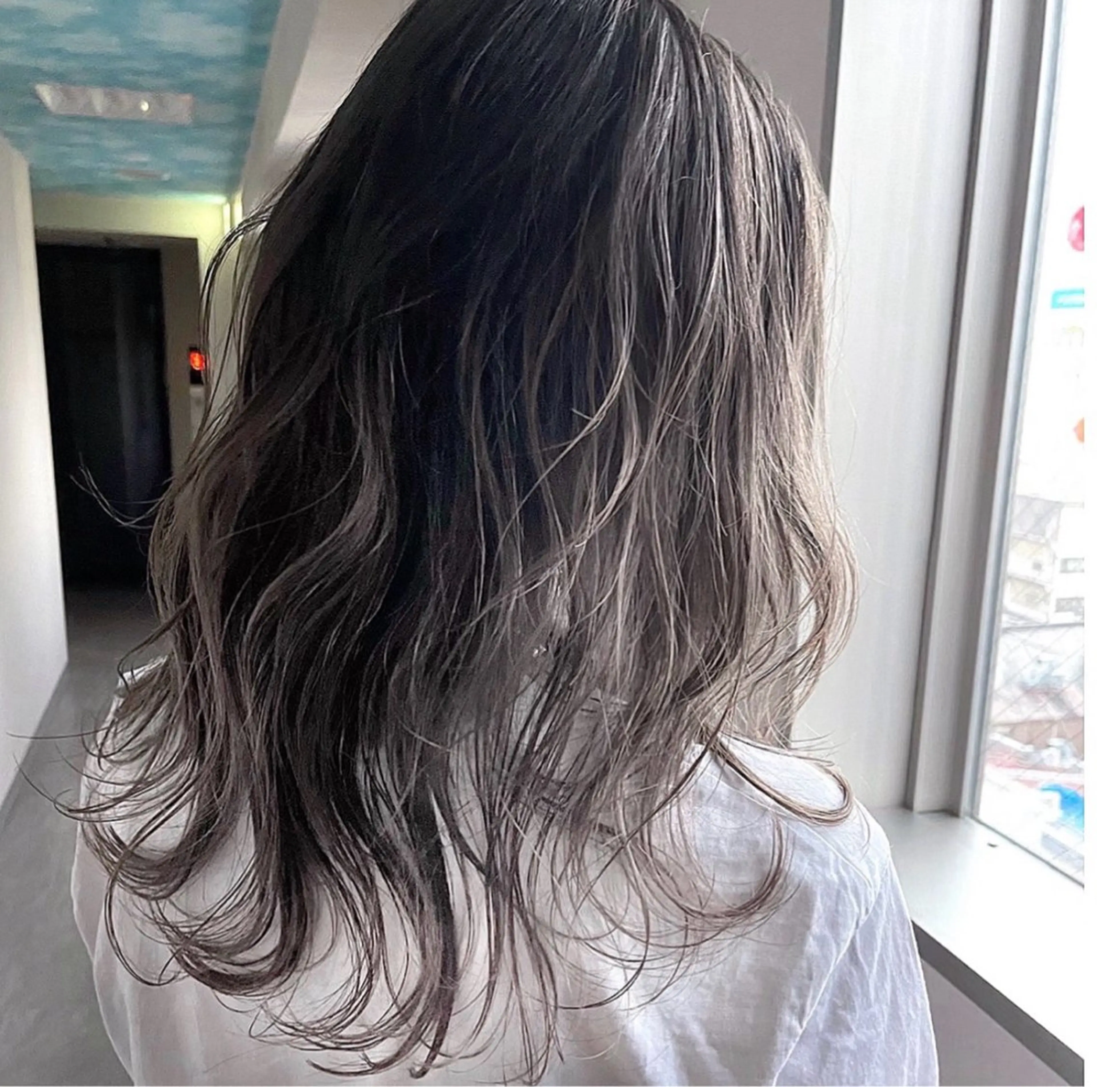 セミロング カラー 透明感カラー グレージュ オレンジ 松井那津子 /ハイライトブリーチのヘアスタイル