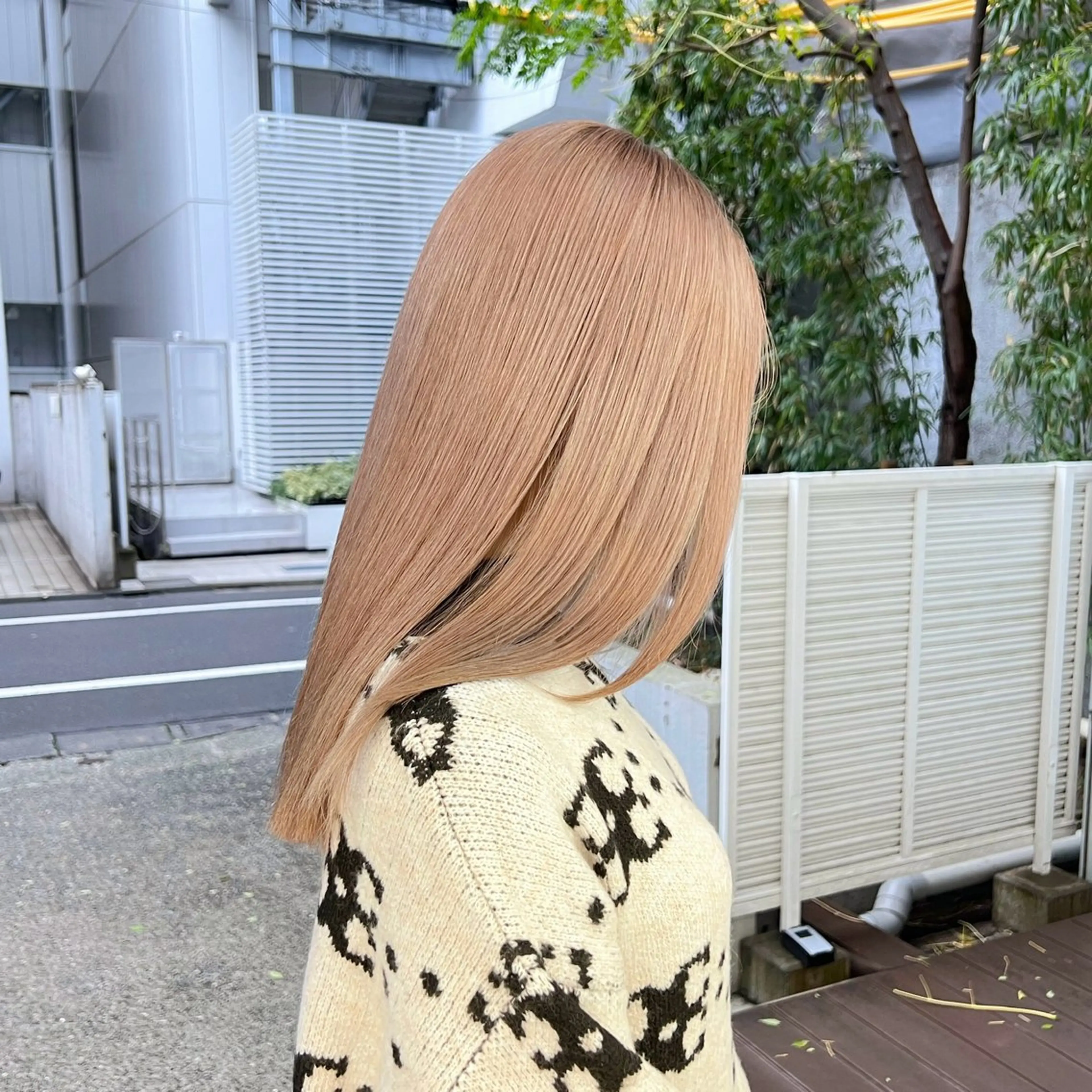 セミロング カラー カット ヘアカラー ムラ修正💎 艶髪ハイトーン💎のヘアスタイル