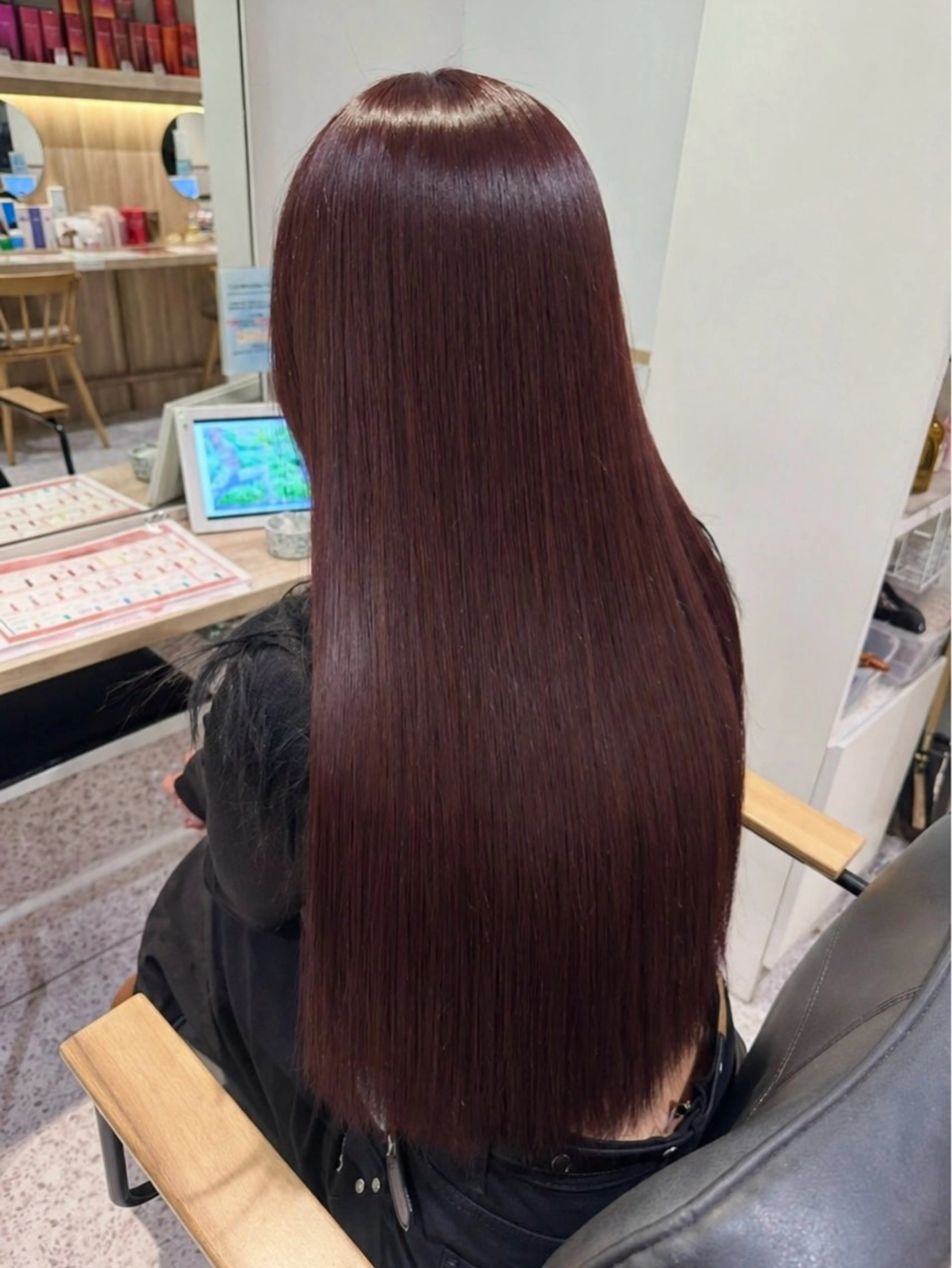 カラー ダブルカラー イヤリングカラー ハイライトカラー ハイトーンカラー インナーカラー 透明感/艶カラー 🫧 ユイナのヘアスタイル