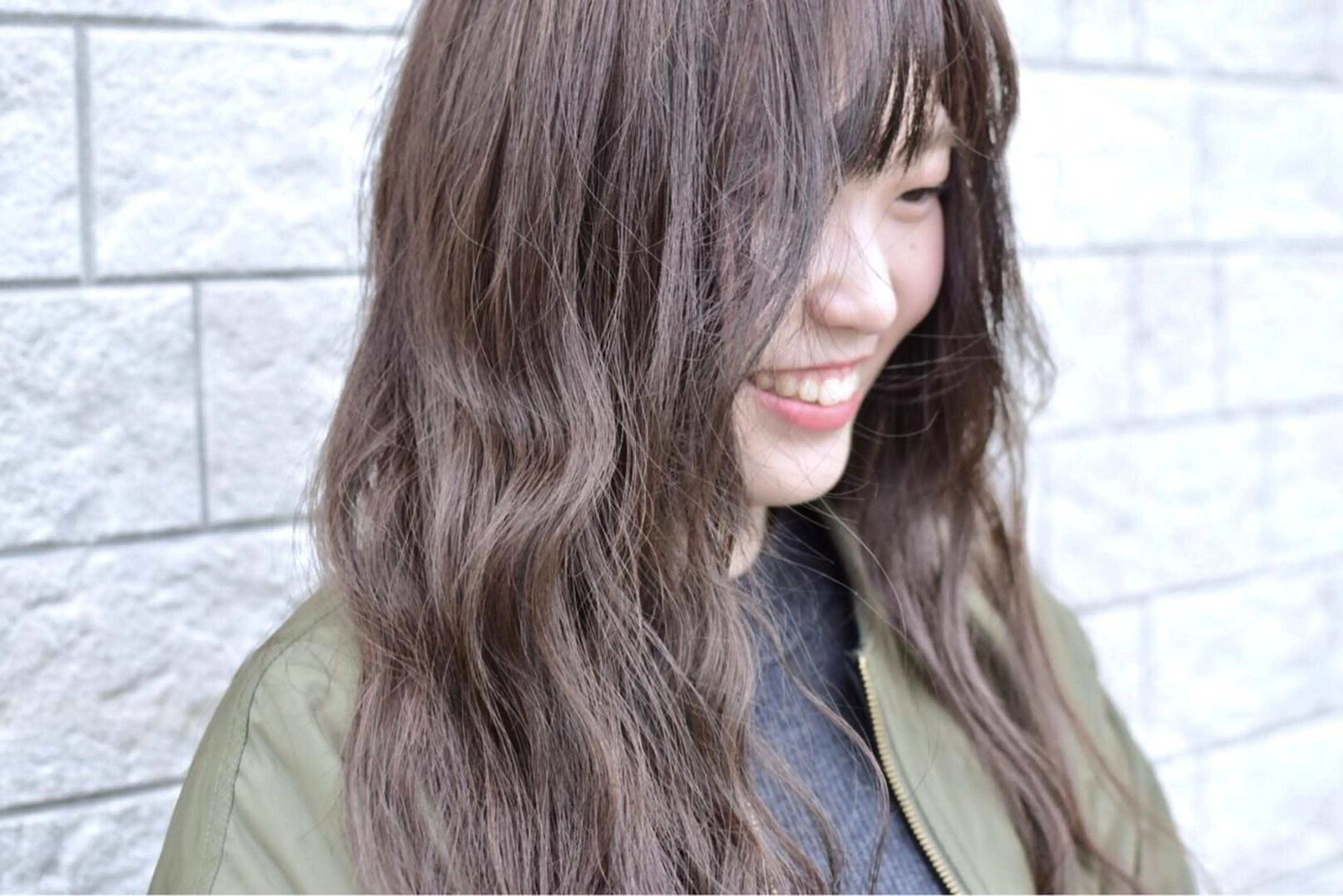 セミロング カラー アッシュ アッシュグレー 信原 獎人のヘアスタイル