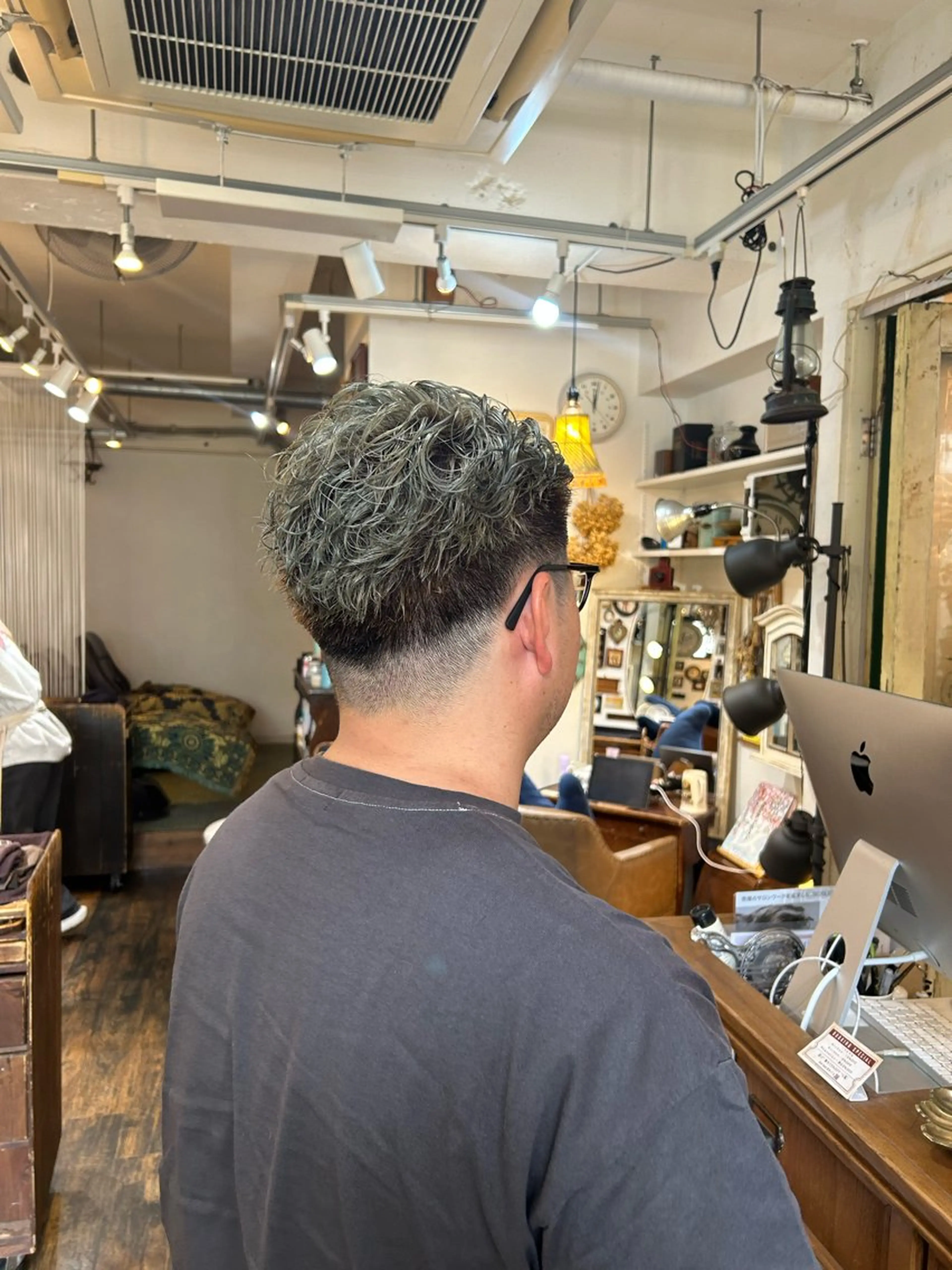 ショート カラー メンズ メンズブリーチ メンズパーマ ブリーチ カット ヘアカラー ヘッドスパ BRITS 渡辺 菜々子のヘアスタイル