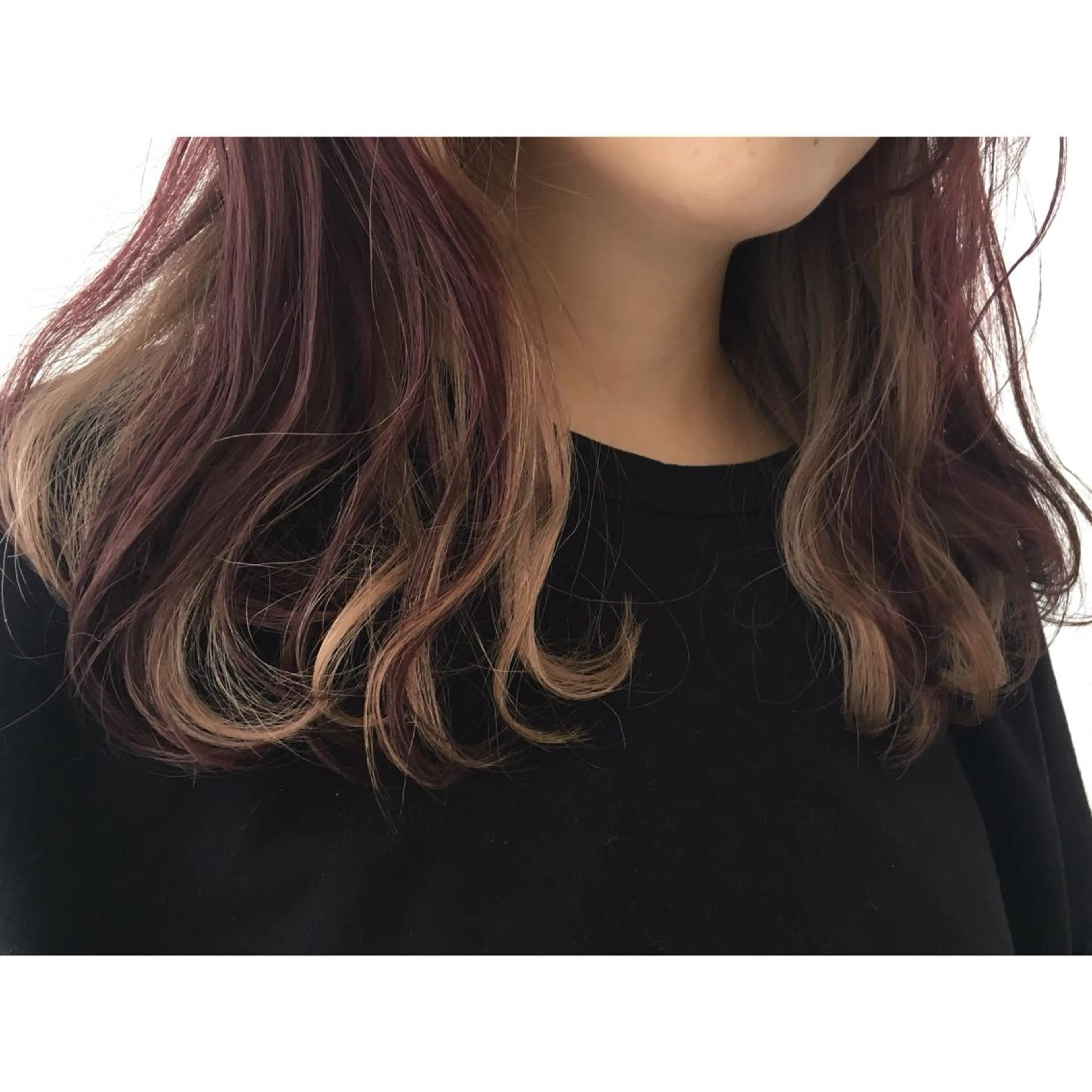 セミロング カラー ブリーチ ピンクカラー fio マナミのヘアスタイル