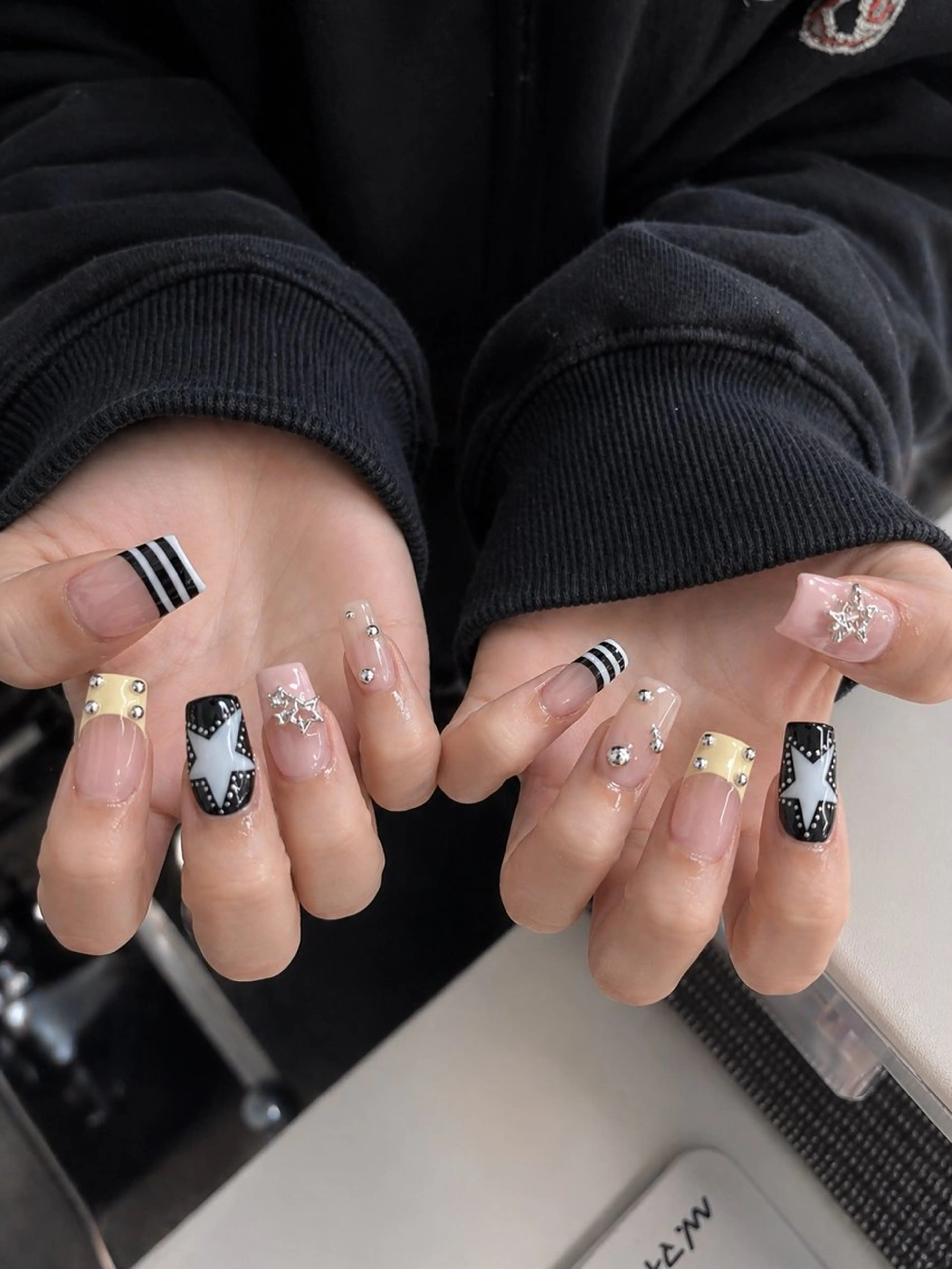 ネイル アートネイル オーロラネイル チークネイル 長さ出し フットネイル ハンドネイル Chan nailsのネイルデザイン