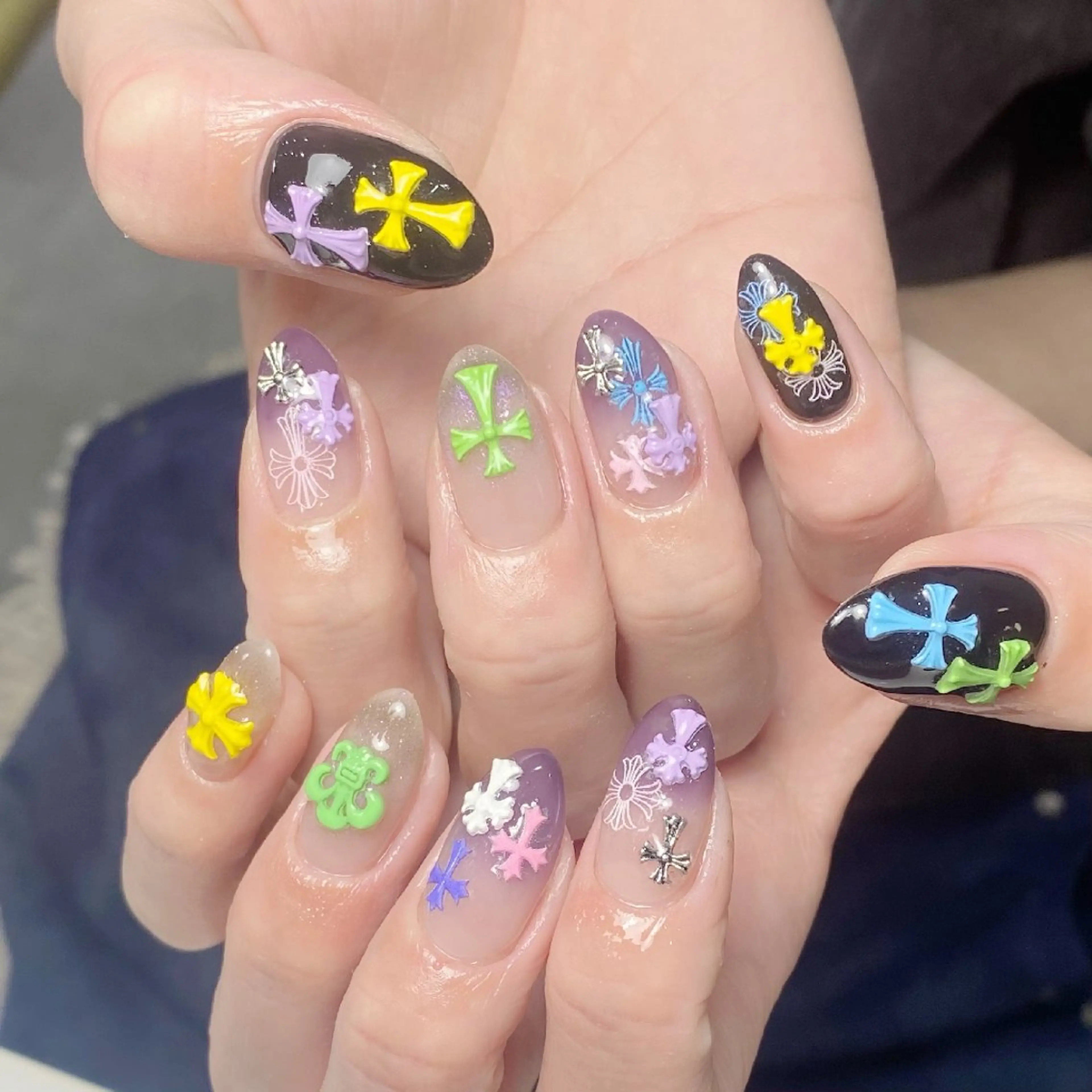 ネイル チークネイル フレンチネイル ジェルネイル ガーリー キラキラネイル ハンドネイル UM Nail Salonのネイルデザイン