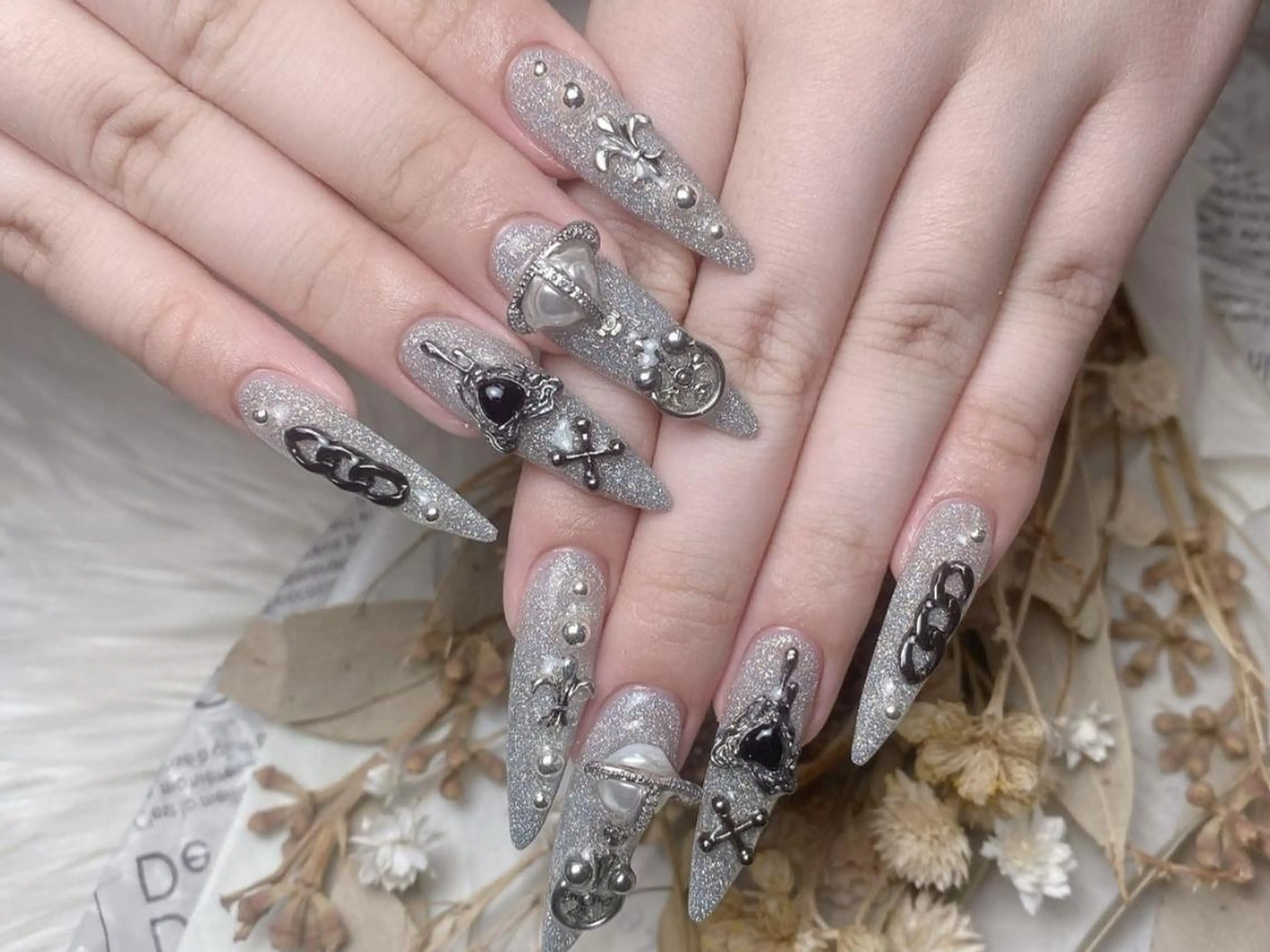 メンズ ネイル アートネイル フレンチネイル ジェルネイル キラキラネイル パラジェル Bloom kabukiのネイルデザイン