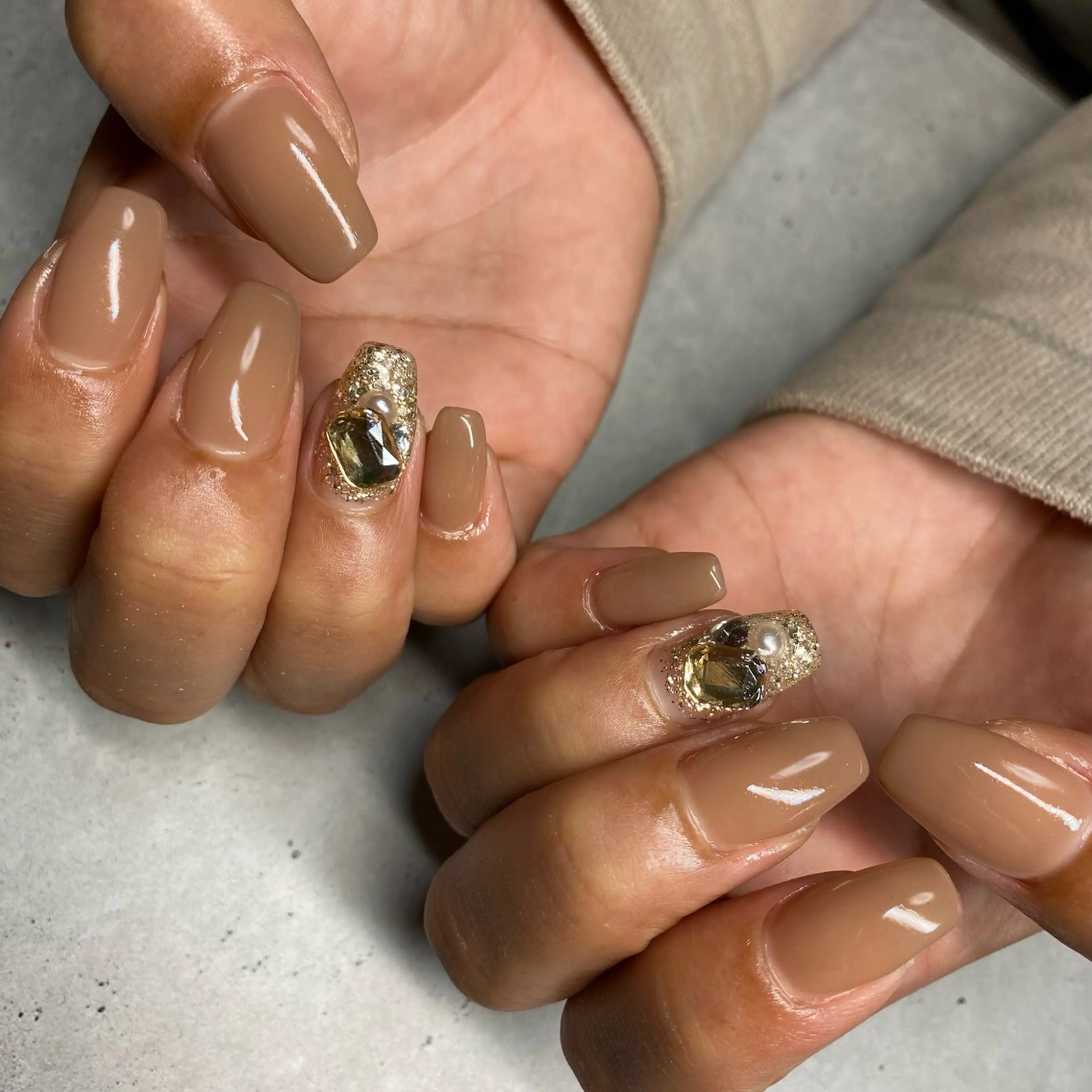 ネイル アートネイル ストーンネイル Y. nailのネイルデザイン