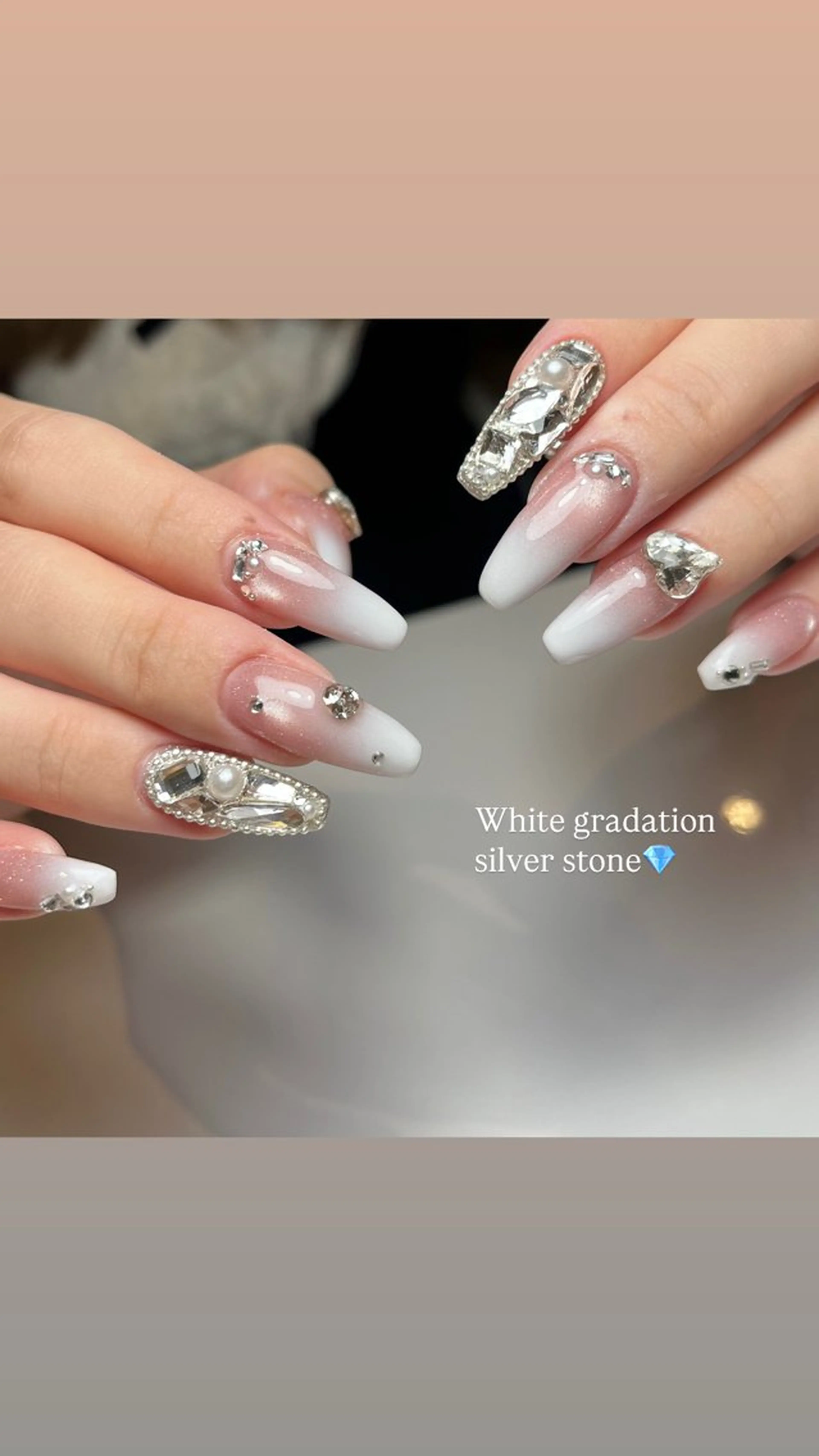 ネイル フラッシュネイル フラッシュマグ グラデーション ストーンネイル ハンドネイル ballie／小野原 なつみのネイルデザイン