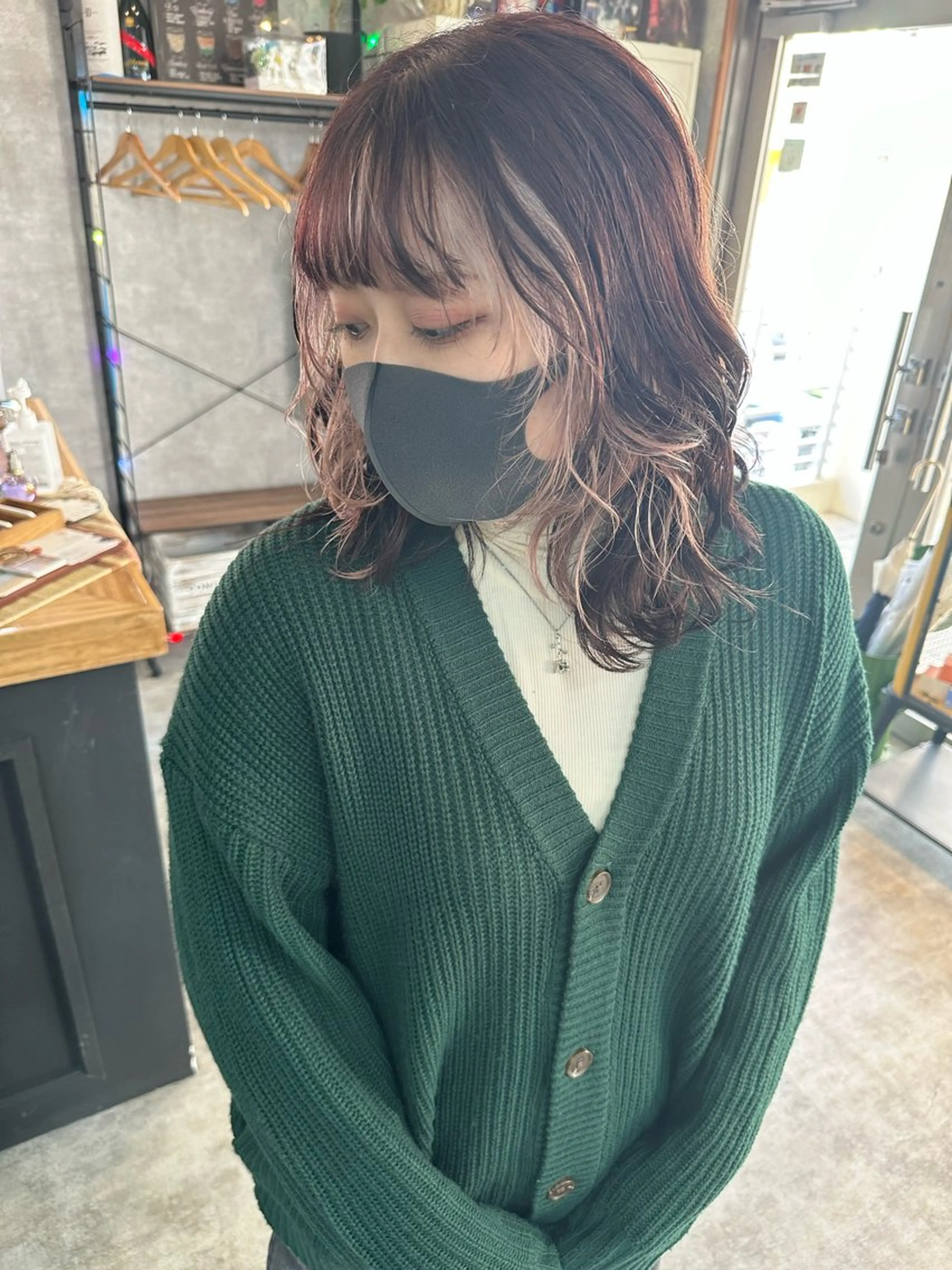 ミディアム 切りっぱなしボブ ショートボブ ボブ くびれヘア ハイライト カット ヘアカラー トリートメント モテ髪/ボブ/ショー ト/アダチフウトのヘアスタイル