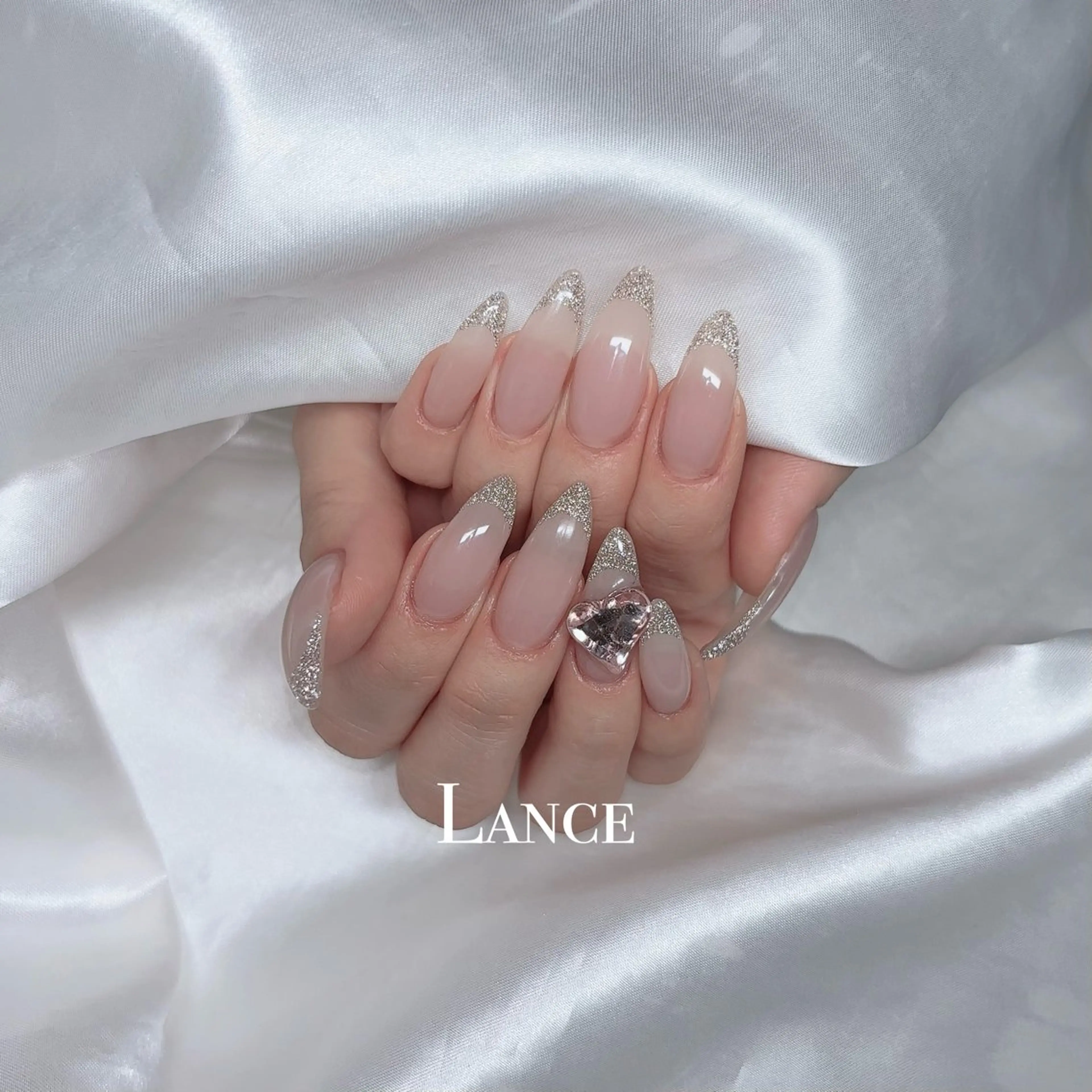 ネイル キラキラネイル 韓国ネイル マグネットネイル 春ネイル ワンホンネイル Lance nailのネイルデザイン