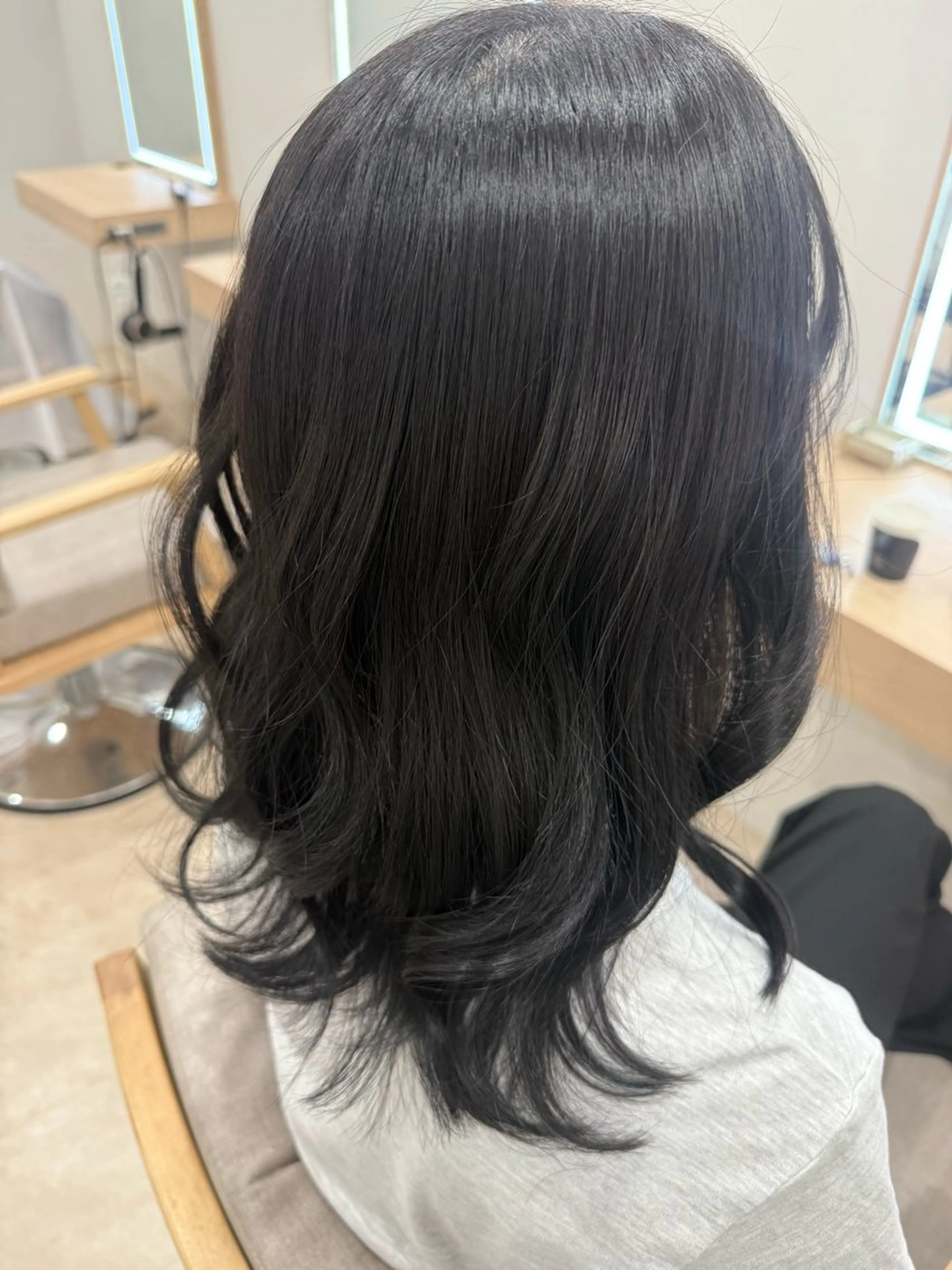 ミディアム アッシュ アッシュブラウン littleesta 那月のヘアスタイル