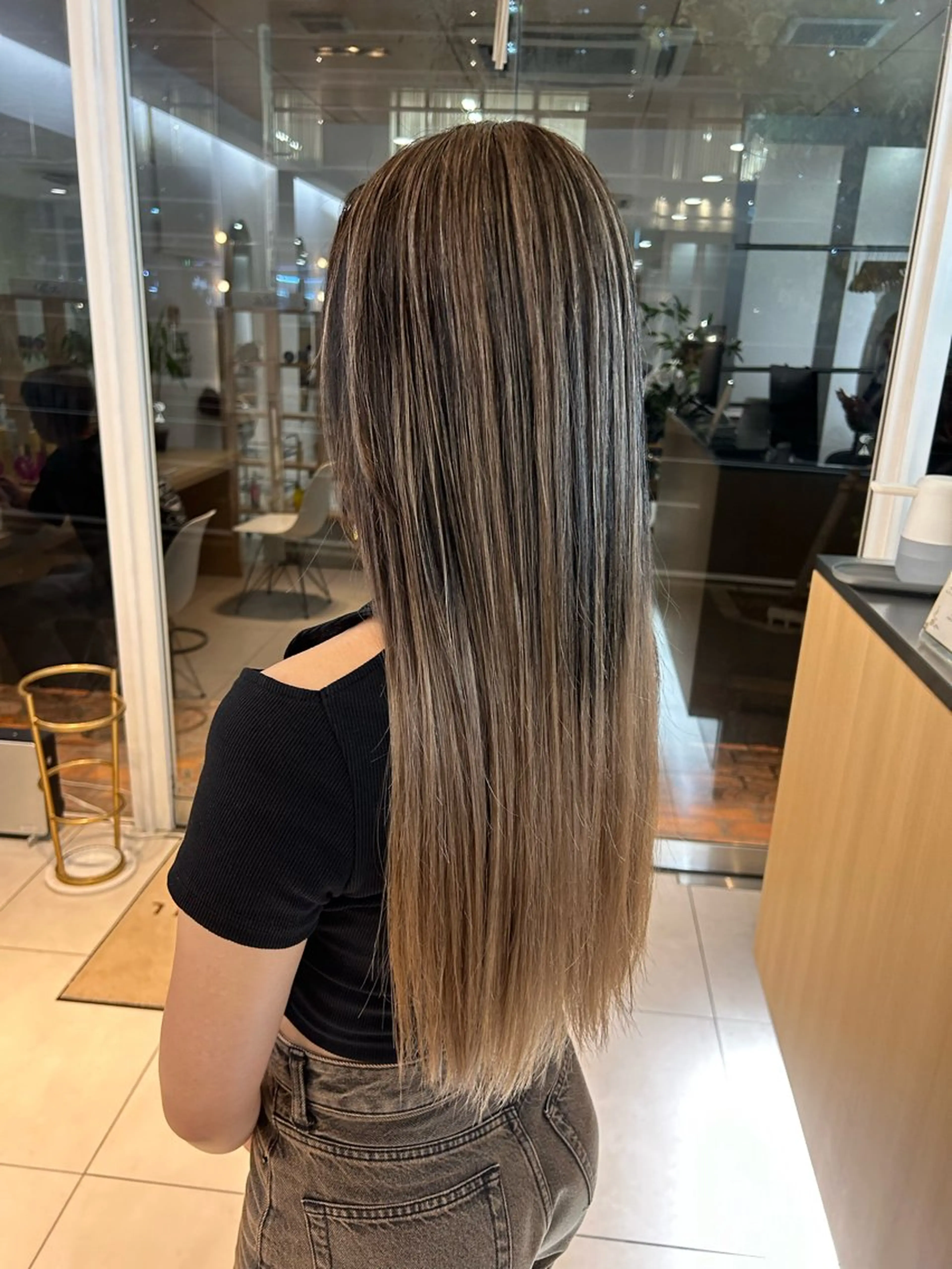 ロング ヘアカラー 🍀透明感抜群🍀/ ハイトーンカラーのヘアスタイル