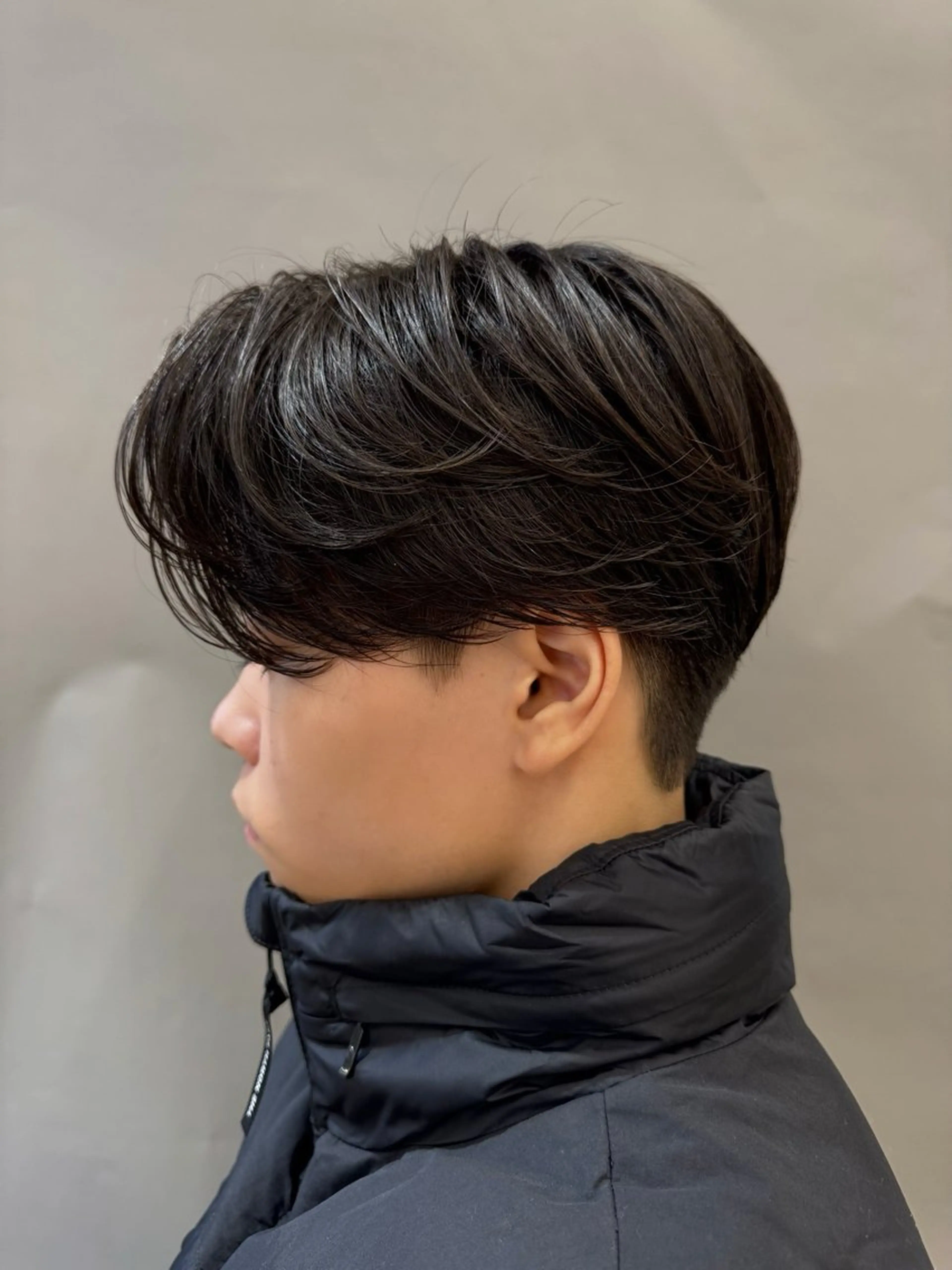 ショート パーマ メンズ センターパート メンズパーマ ニュアンスパーマ 横浜/レイヤー/ カネコのヘアスタイル