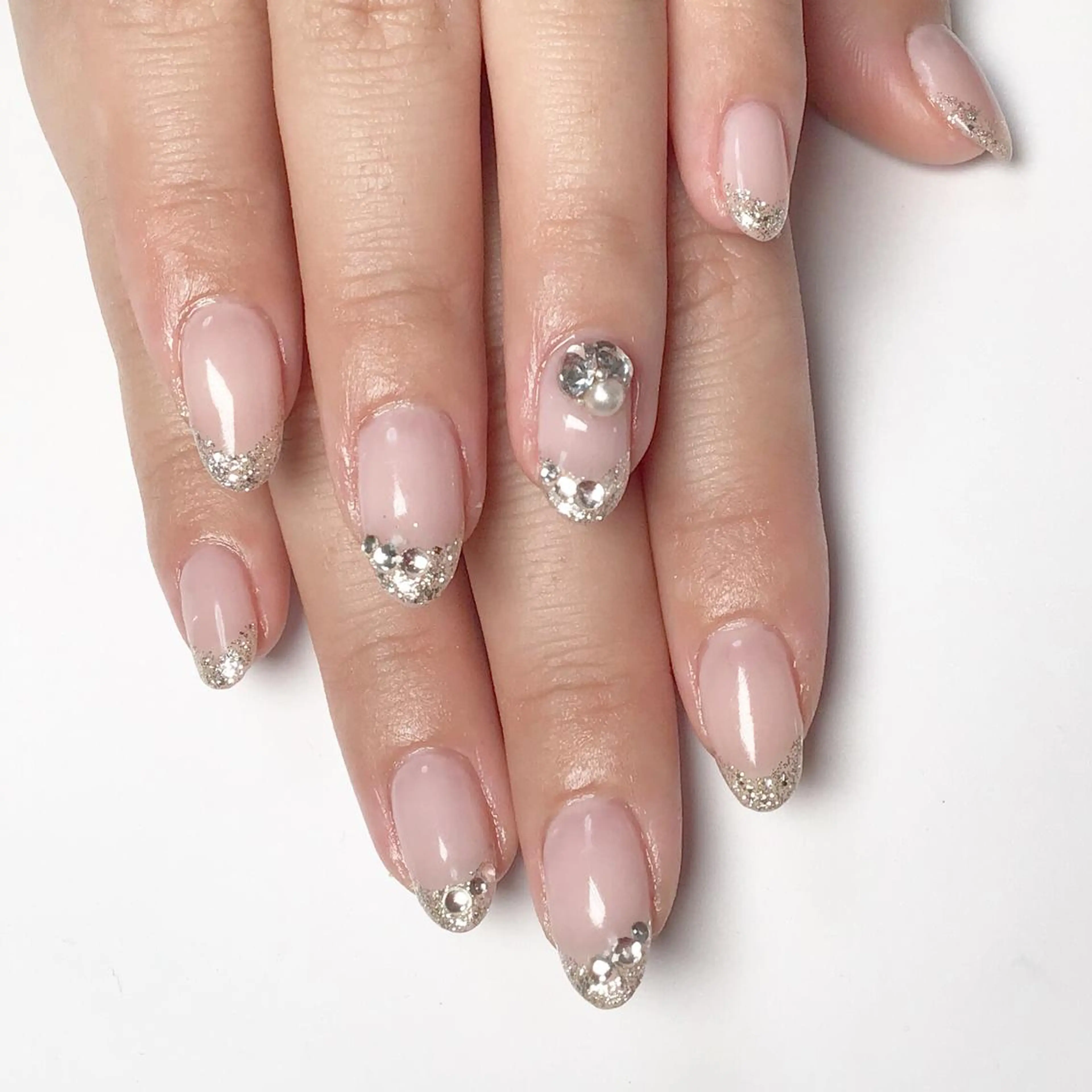 ネイル フレンチネイル ラメ(グリッター) ピンク ピンクベージュ ストーンネイル ハンドネイル gui amichanのネイルデザイン