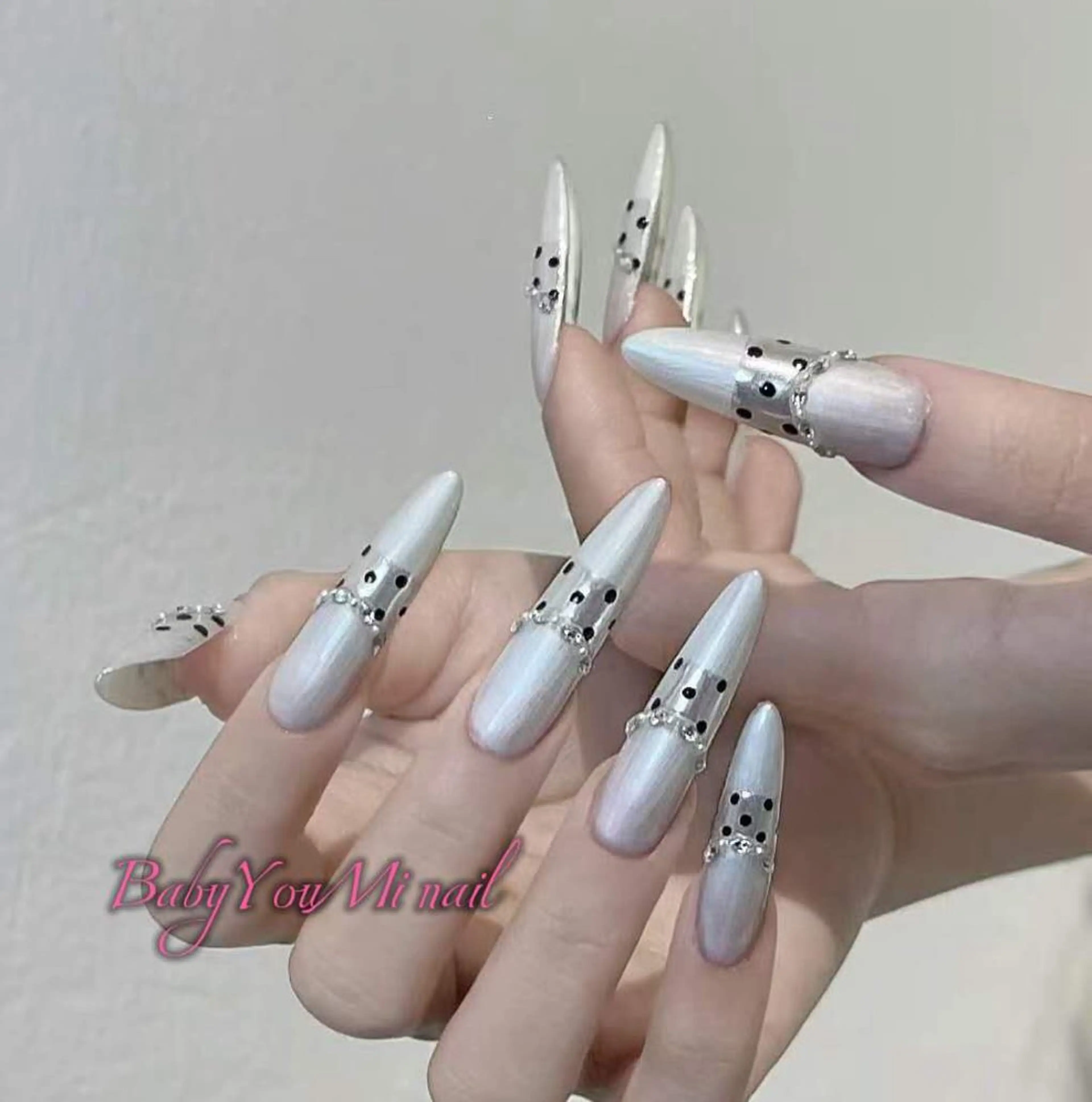 ネイル オーロラネイル フラワーネイル フットネイル フレンチネイル ジェルネイル ハンドネイル BabyYouMi nailのネイルデザイン