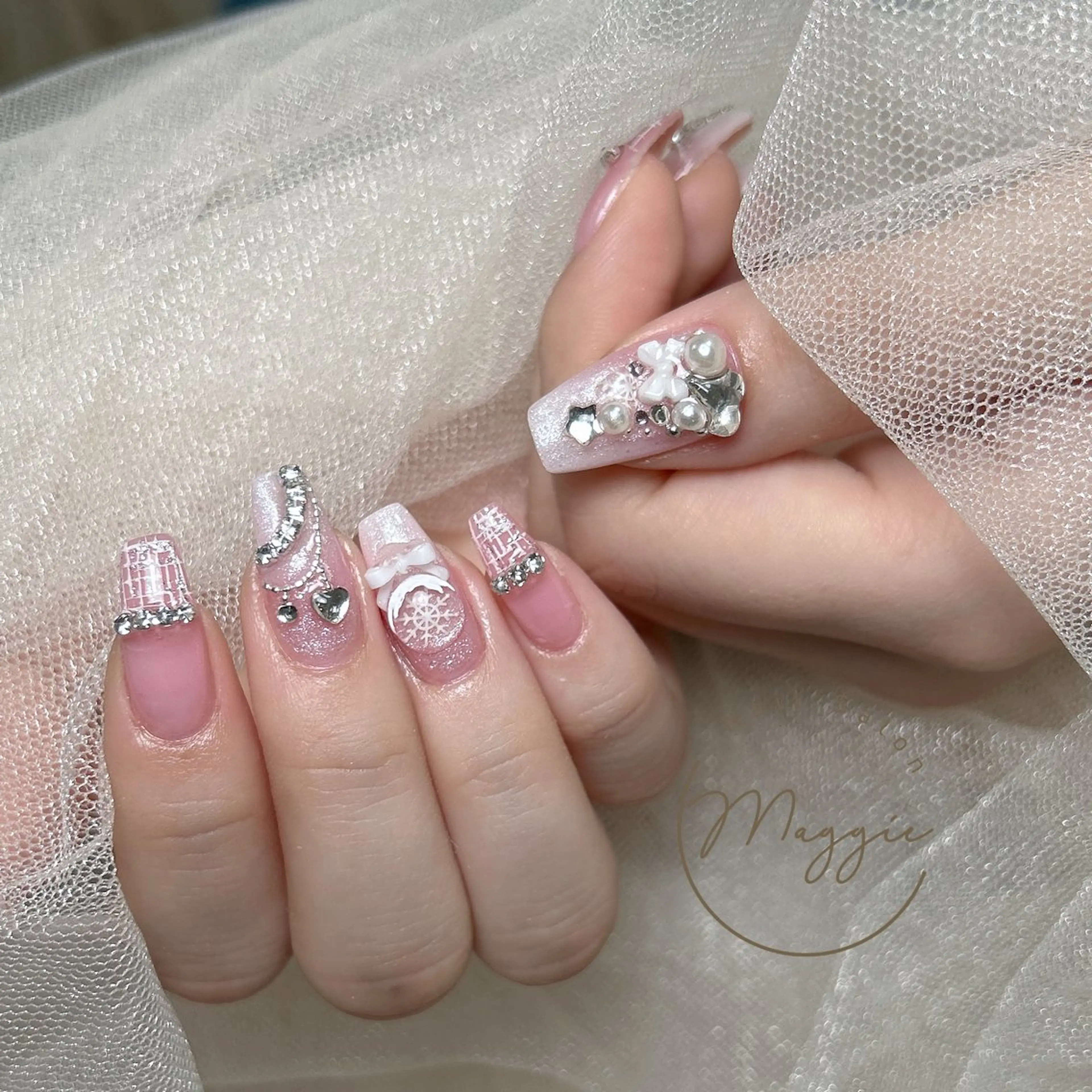 ネイル Maggie Nail🦩のネイルデザイン