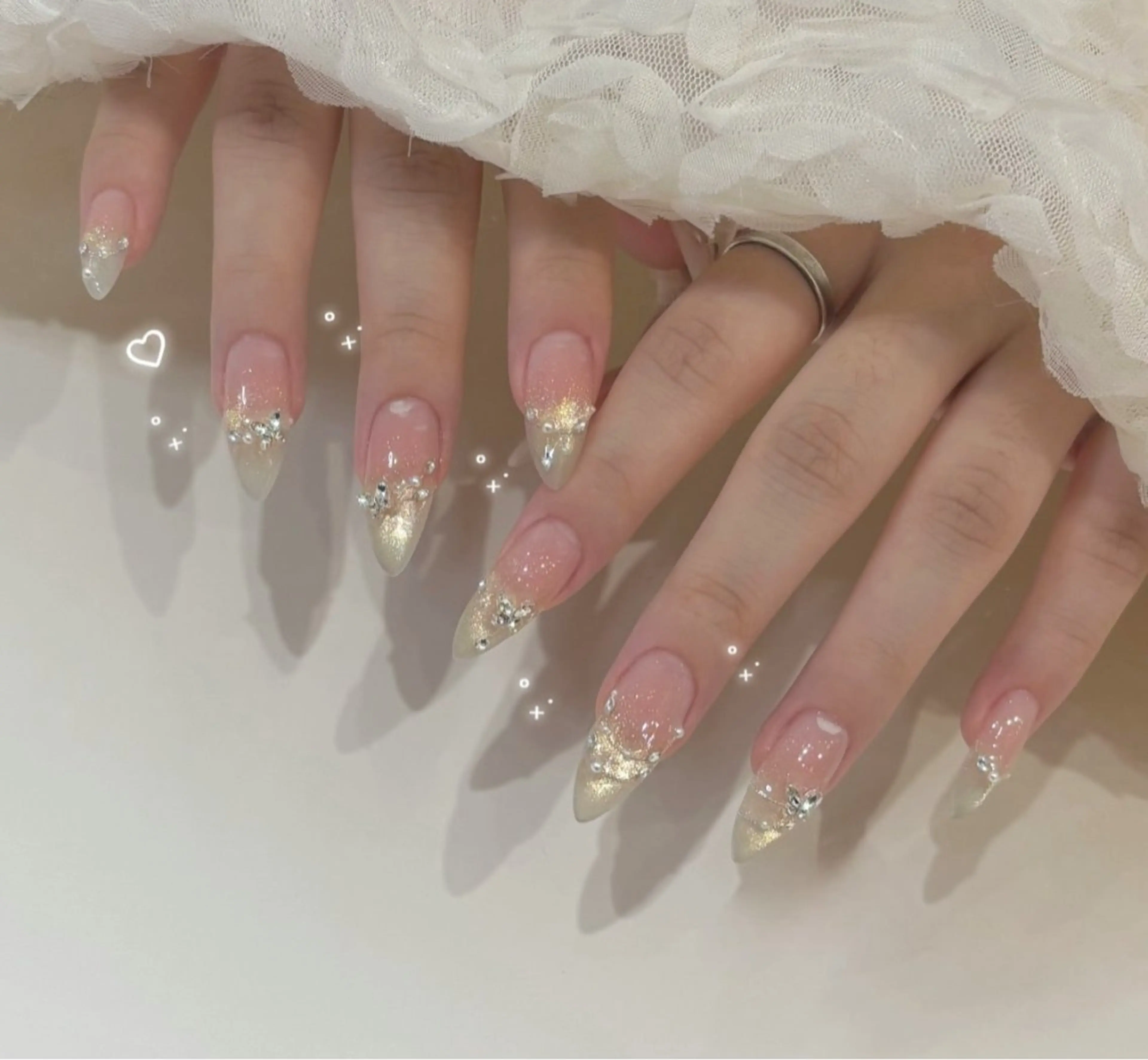 ネイル フラッシュネイル フレンチネイル グラデーション キラキラネイル 韓国ネイル ハンドネイル Lunaa 池袋のネイルデザイン