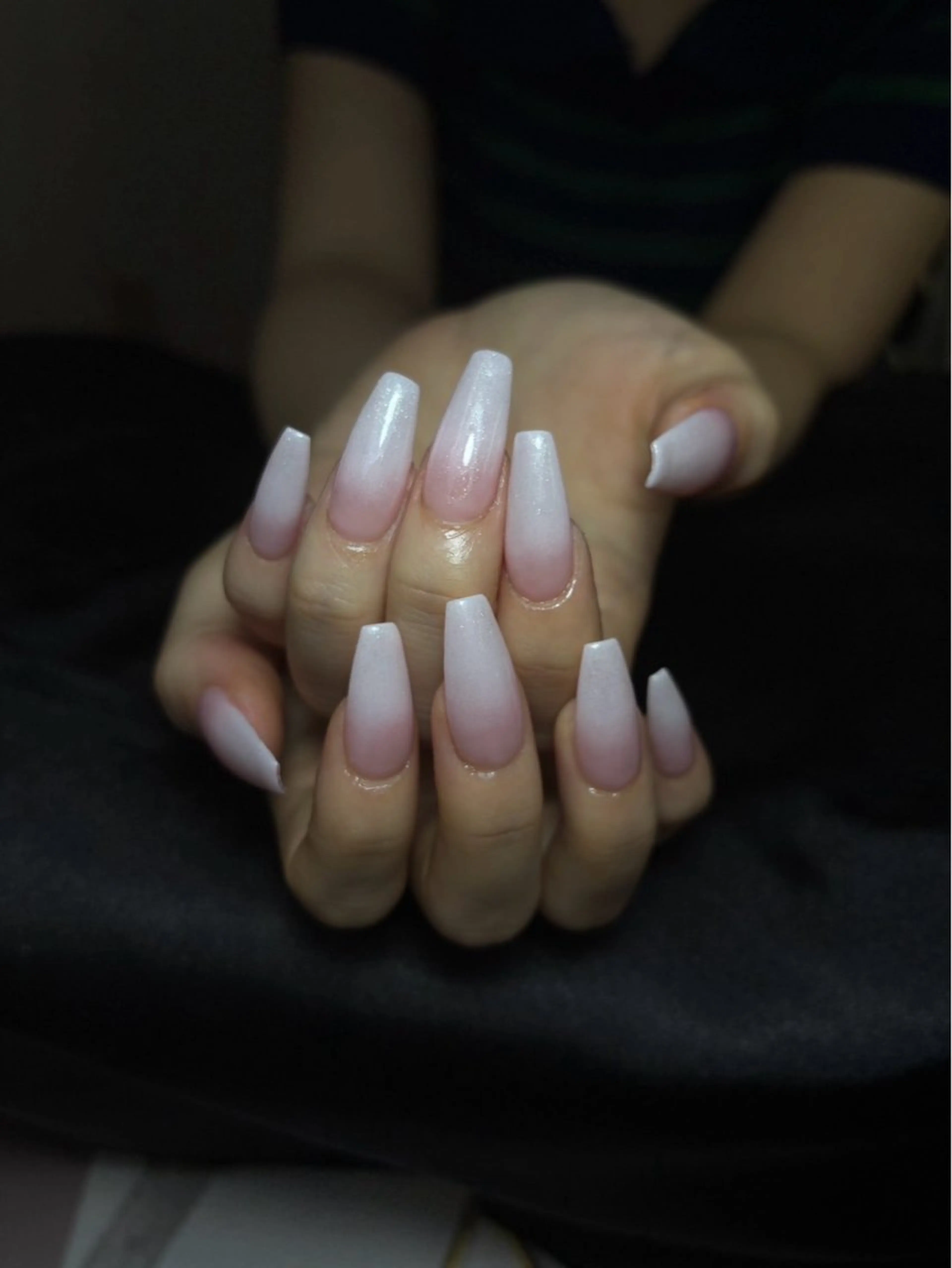 ネイル チークネイル 長さ出し フットネイル ジェルネイル 卒業式 𝓐𝓷𝓻𝓲 XiinhNailのネイルデザイン