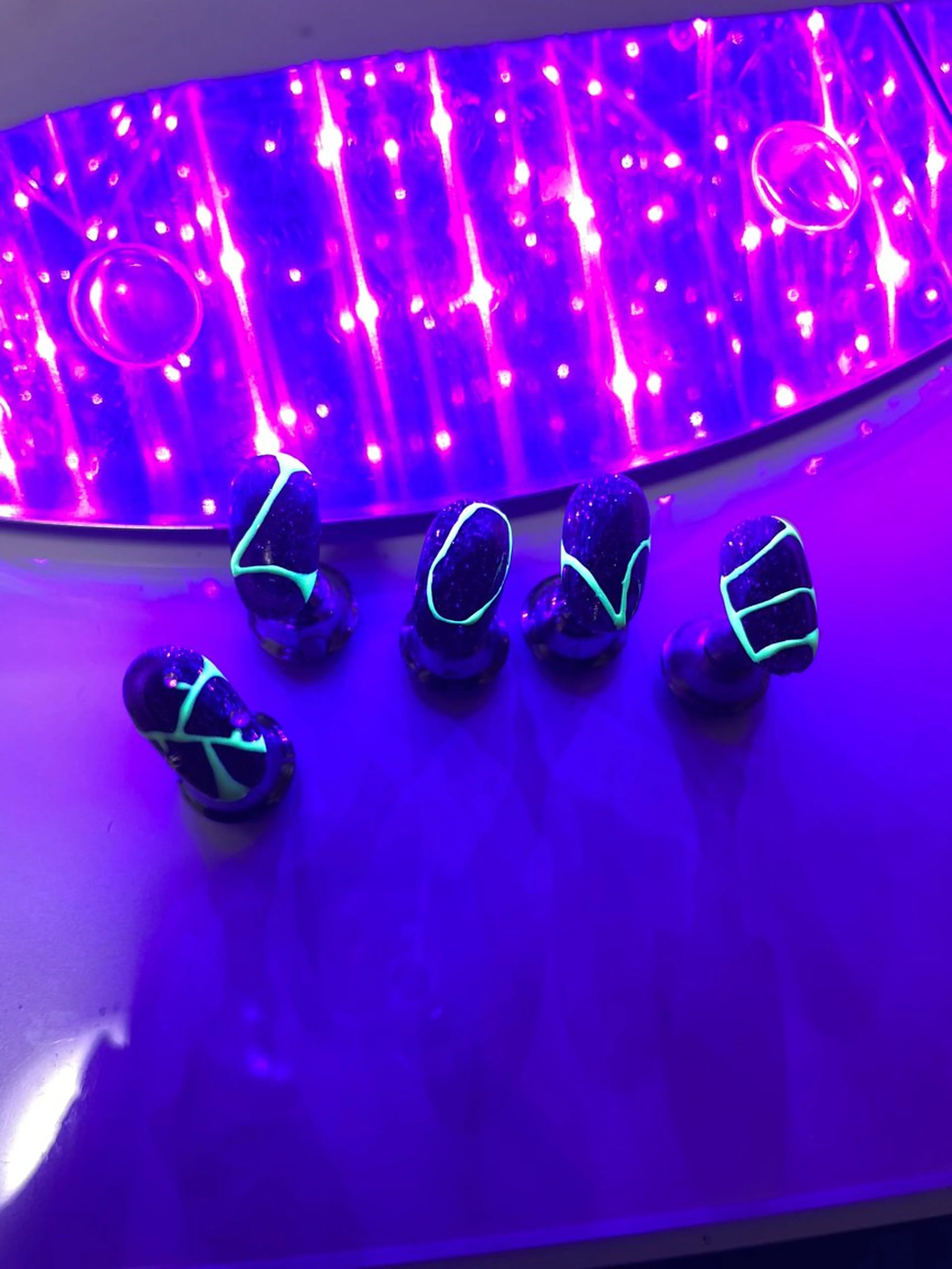 ネイル アートネイル フラッシュネイル ラメ(グリッター) シルバー スクエアネイル ♡Bivi♡自爪に 優しいネイルサロンのネイルデザイン