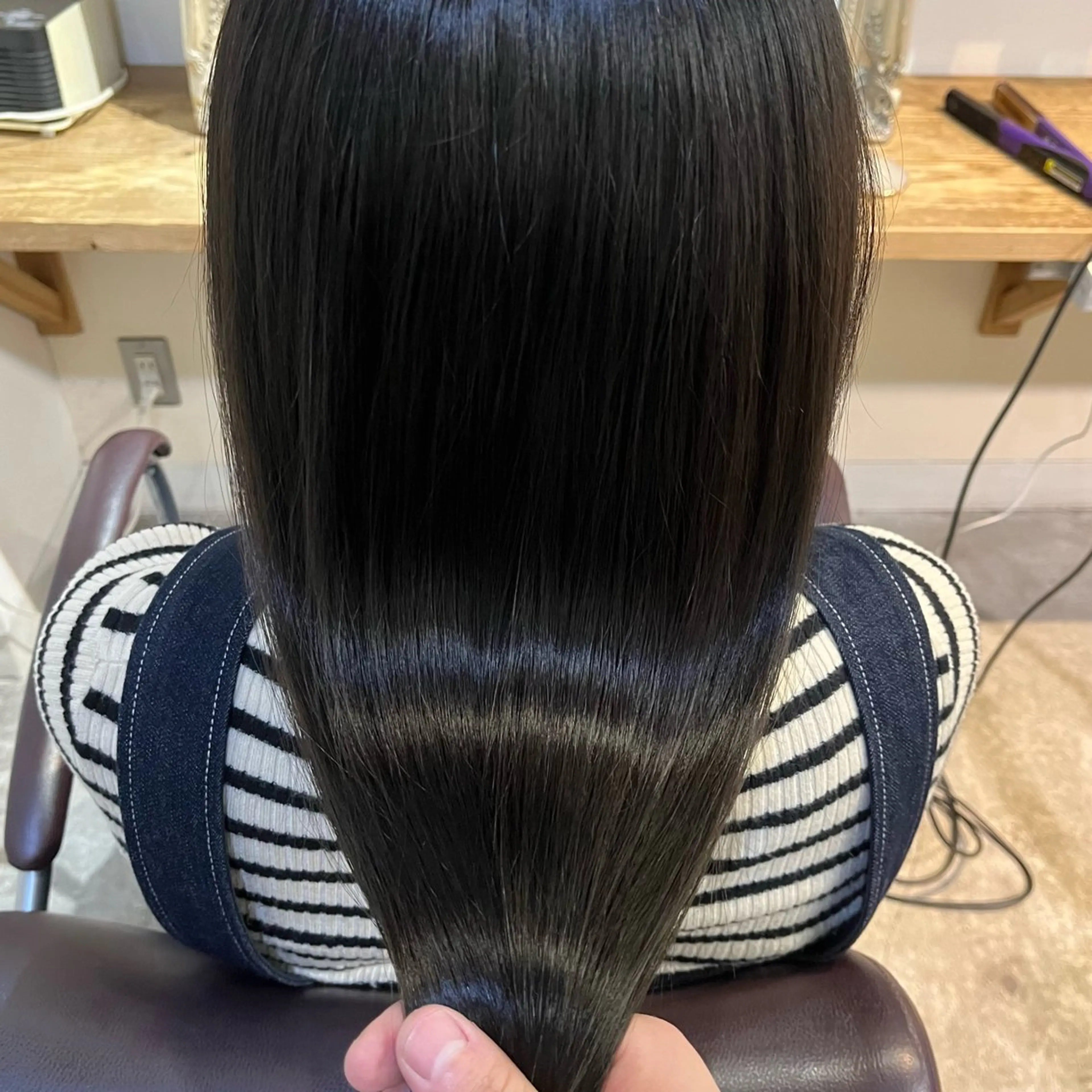 ロング カラー ブリーチ 髪質改善 トリートメント ヘアカラー トリートメント フェザーパーマ🌙 毛流れ yuzukiのヘアスタイル