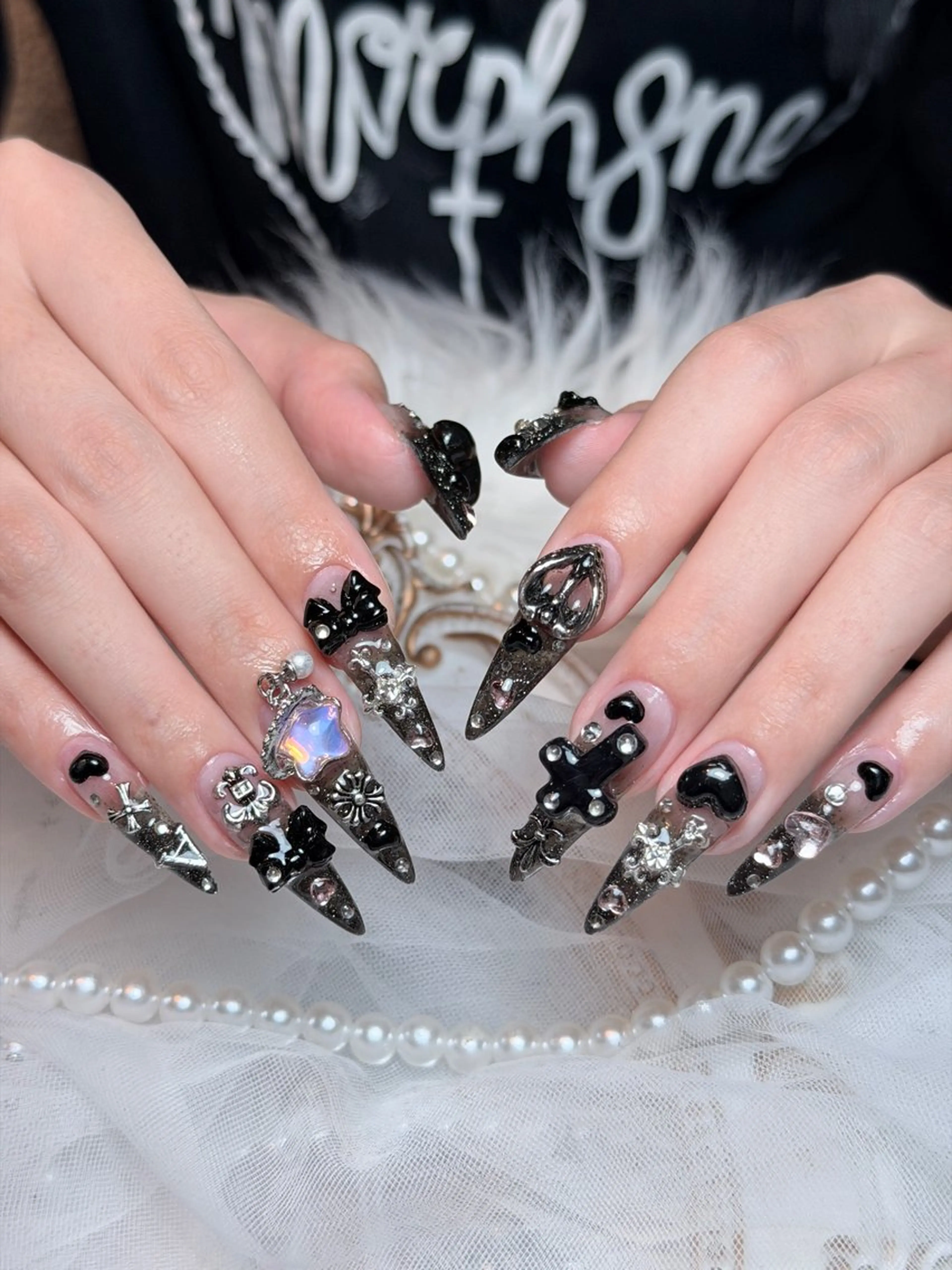 ネイル チークネイル ドット フレンチネイル グラデーション ハート ハンドネイル Julli NailStudioのネイルデザイン