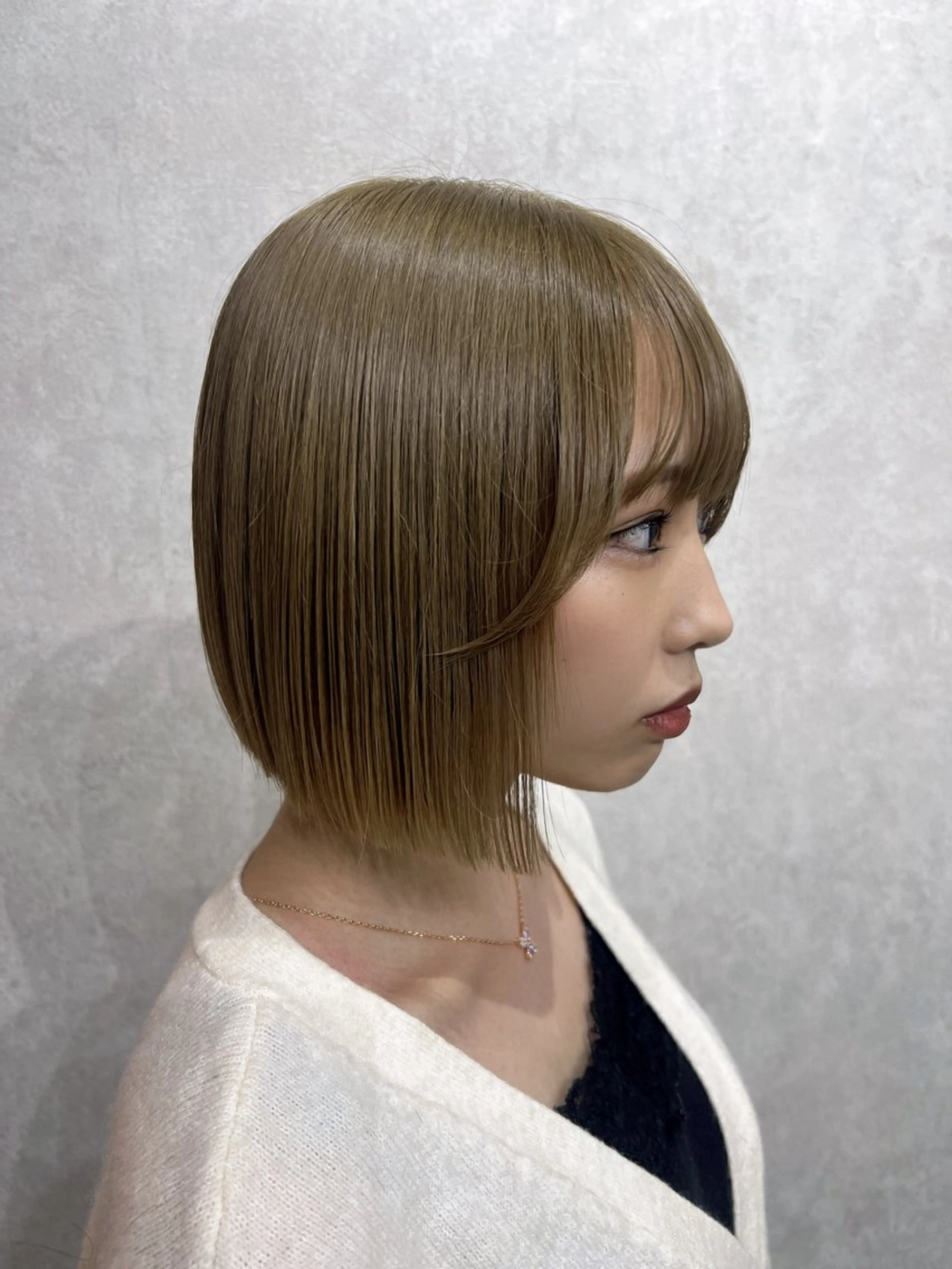 ショート カット ヘアカラー maya レイヤーカットのヘアスタイル