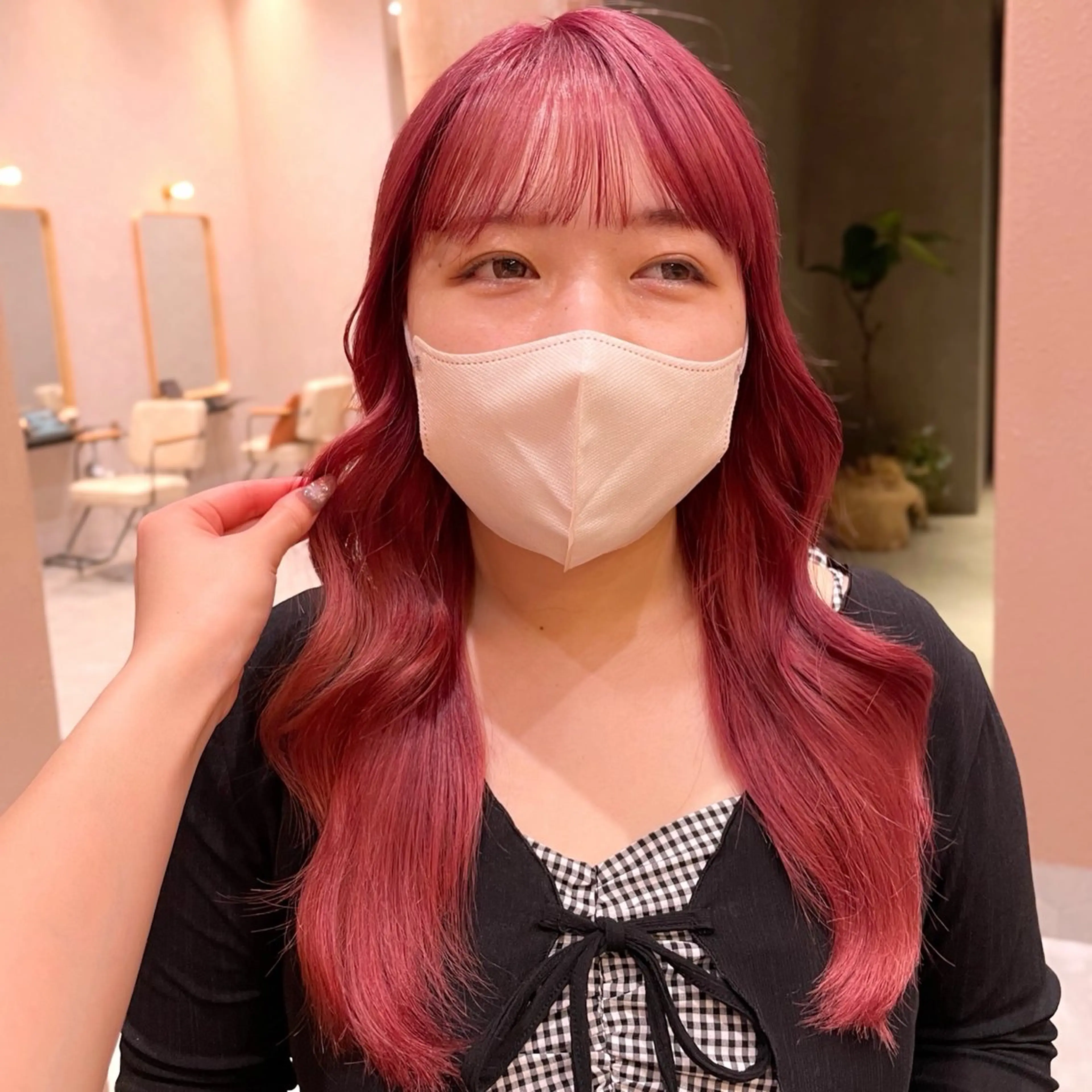 ロング カラー ブリーチ ピンクカラー ヘアカラー トリートメント レイヤー/柔らか 透明感カラー/ゆきなのヘアスタイル