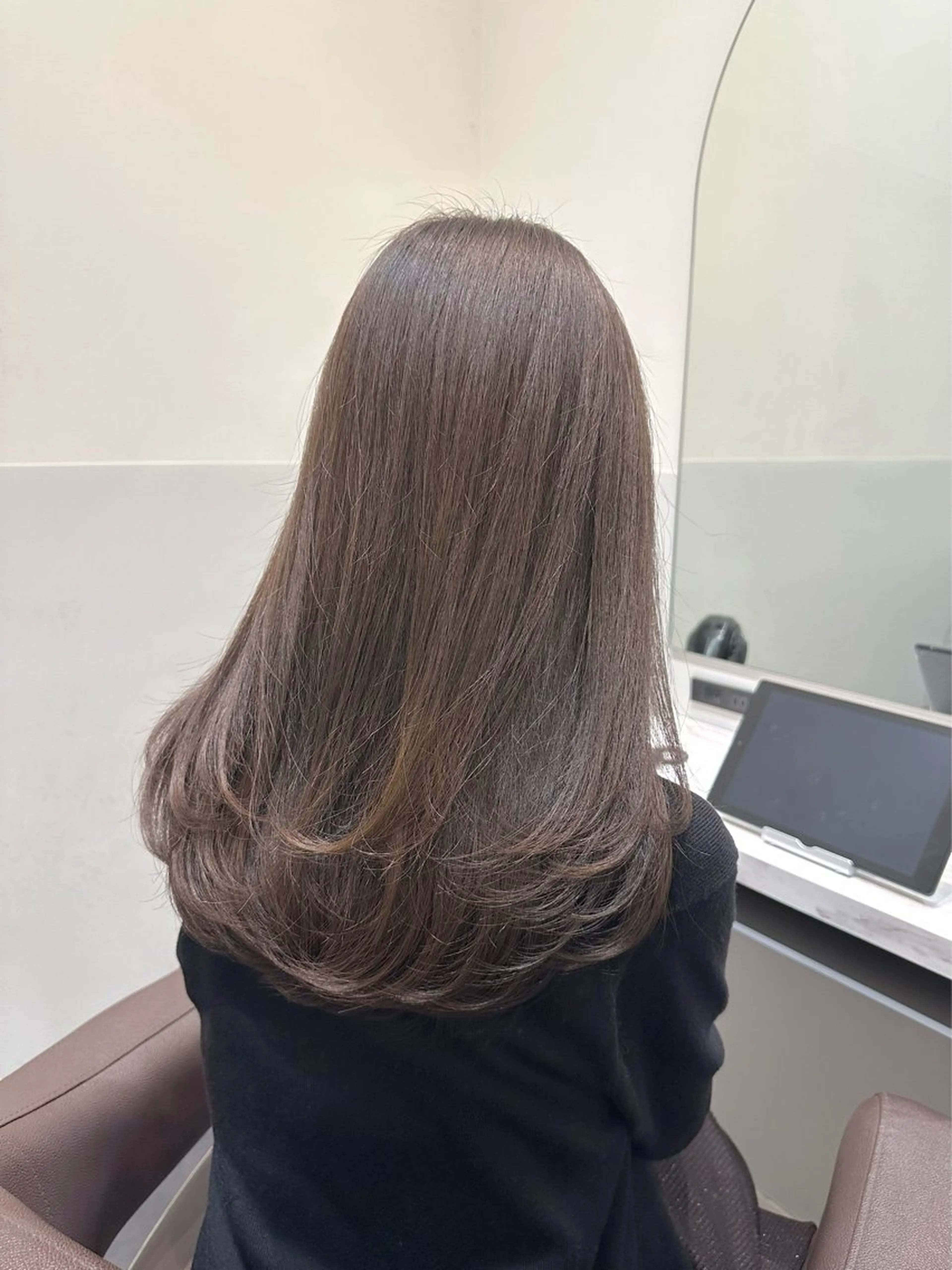 ミディアム カラー ベージュカラー ブリーチ ブリーチなしカラー オリーブベージュ 矢野 晃平のヘアスタイル