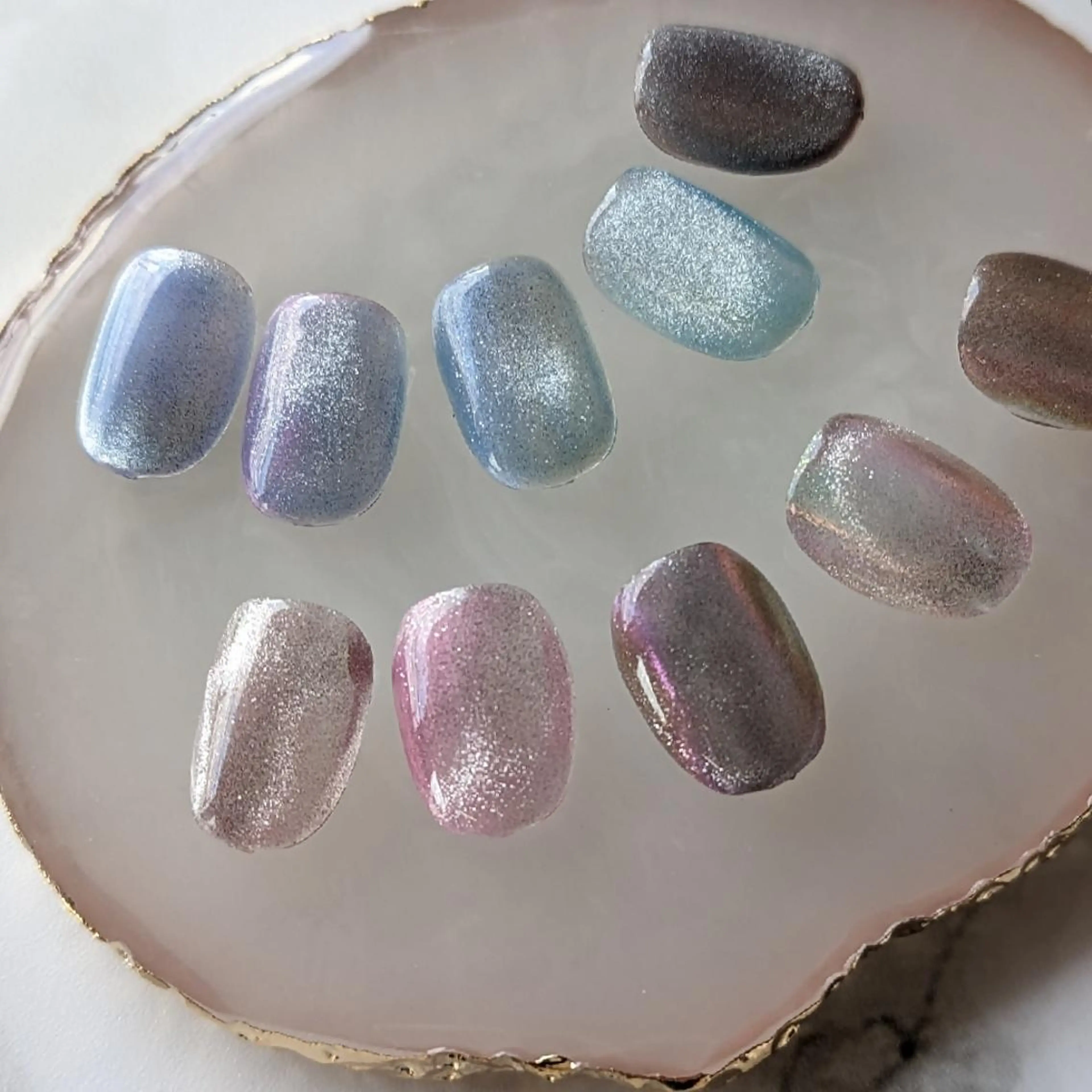 ネイル キラキラネイル マグネットネイル ナリタ・ マミのネイルデザイン