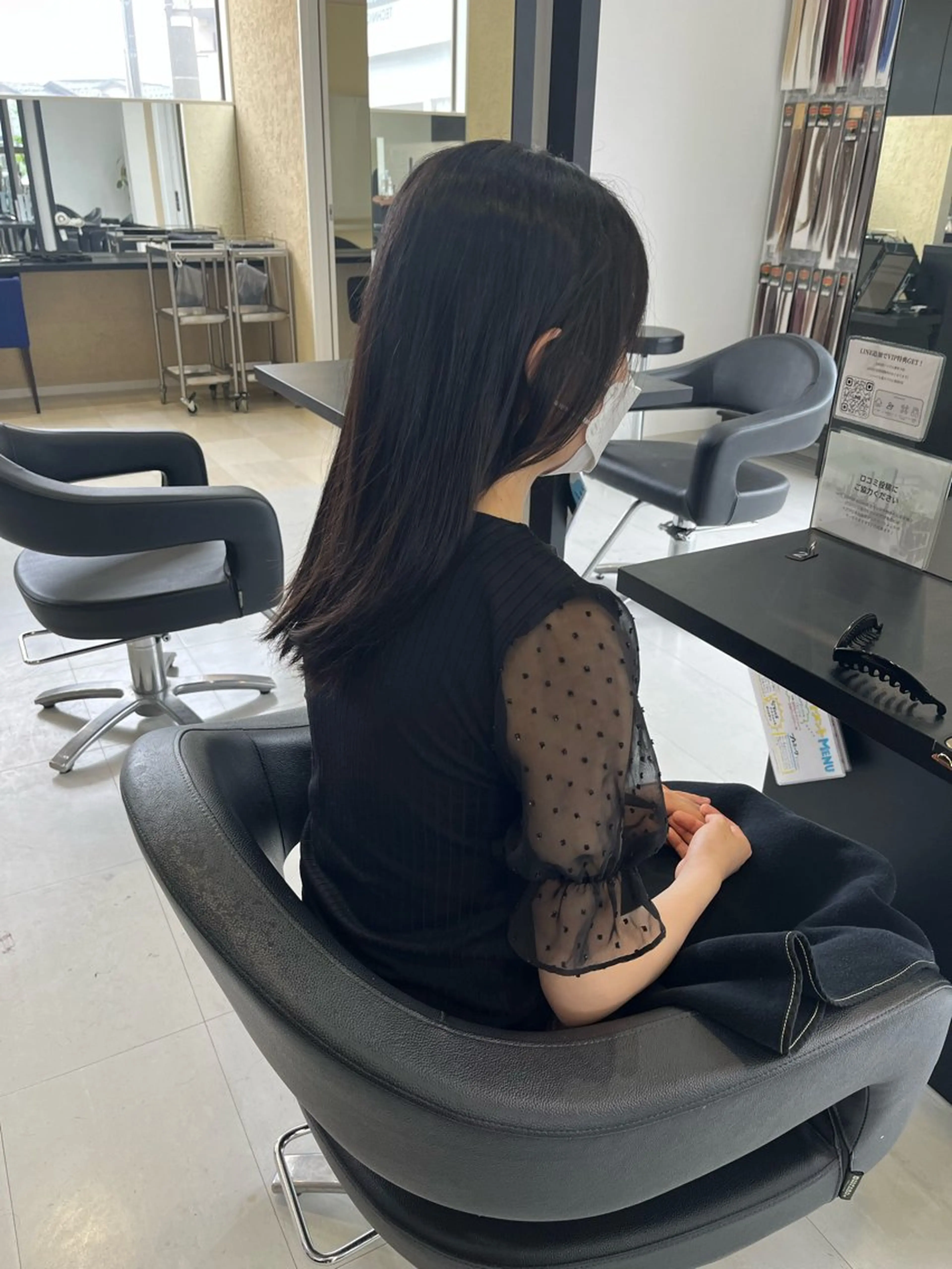セミロング 諸岡 玲のヘアスタイル