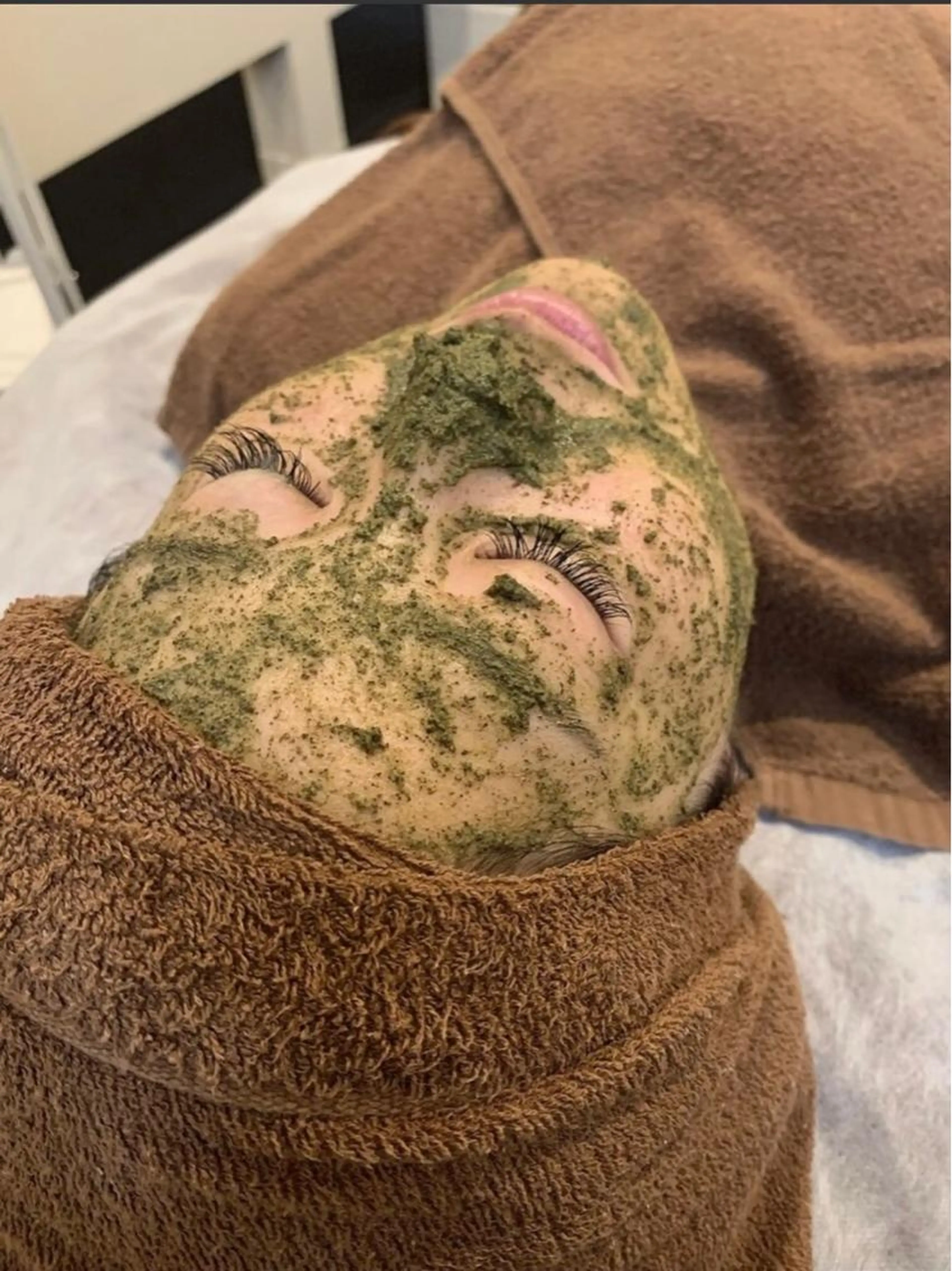 著名人やモデルSNSでも話題沸騰⚠️「🌿REVI陶肌トリートメント🌿」植物幹細胞を使用した結果重視のハーブピーリングの写真