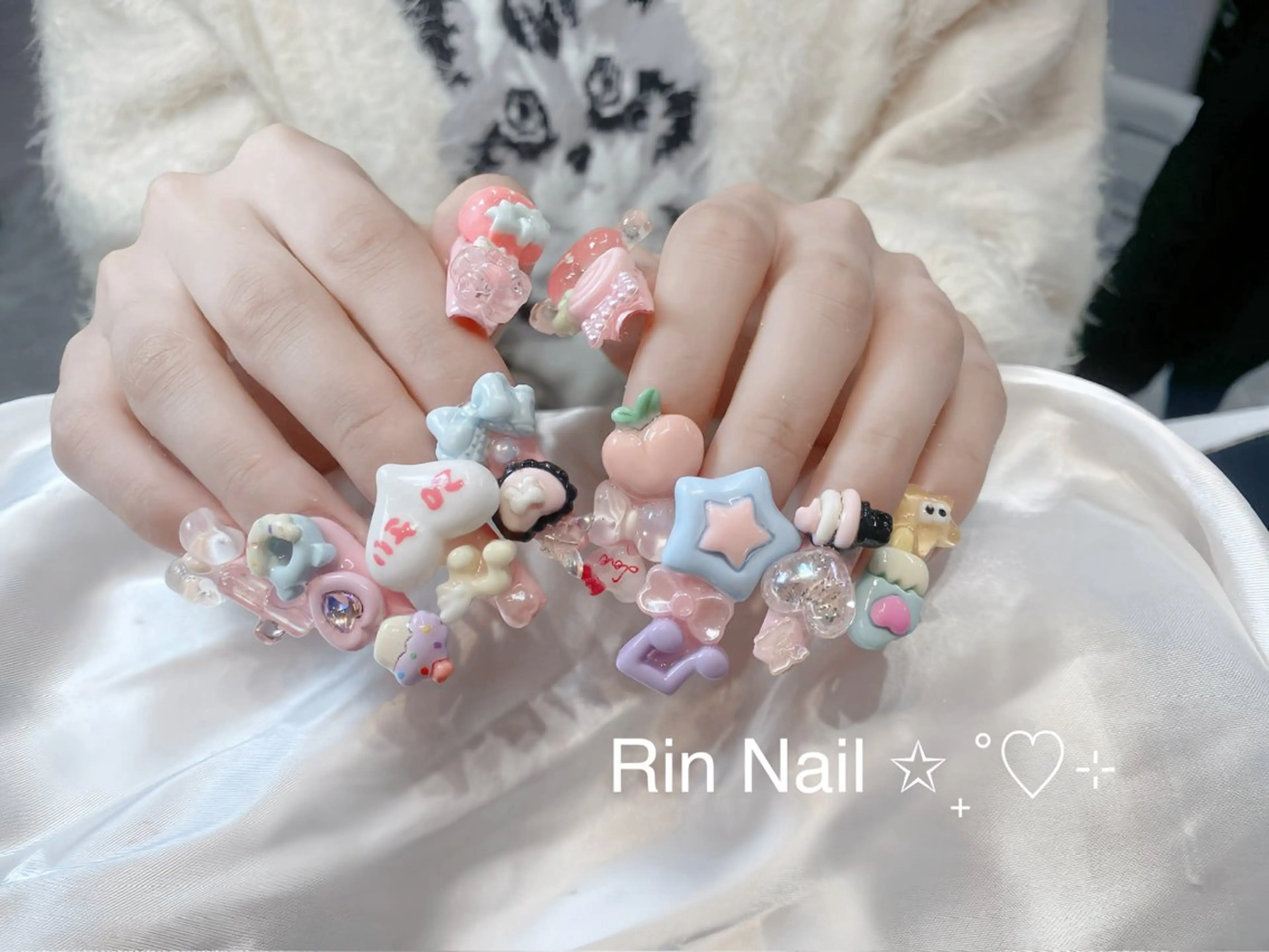 ネイル アートネイル 成人式 ジェルネイル ニュアンスネイル ネイルチップ ハンドネイル Rin Nail 新大久保店のネイルデザイン