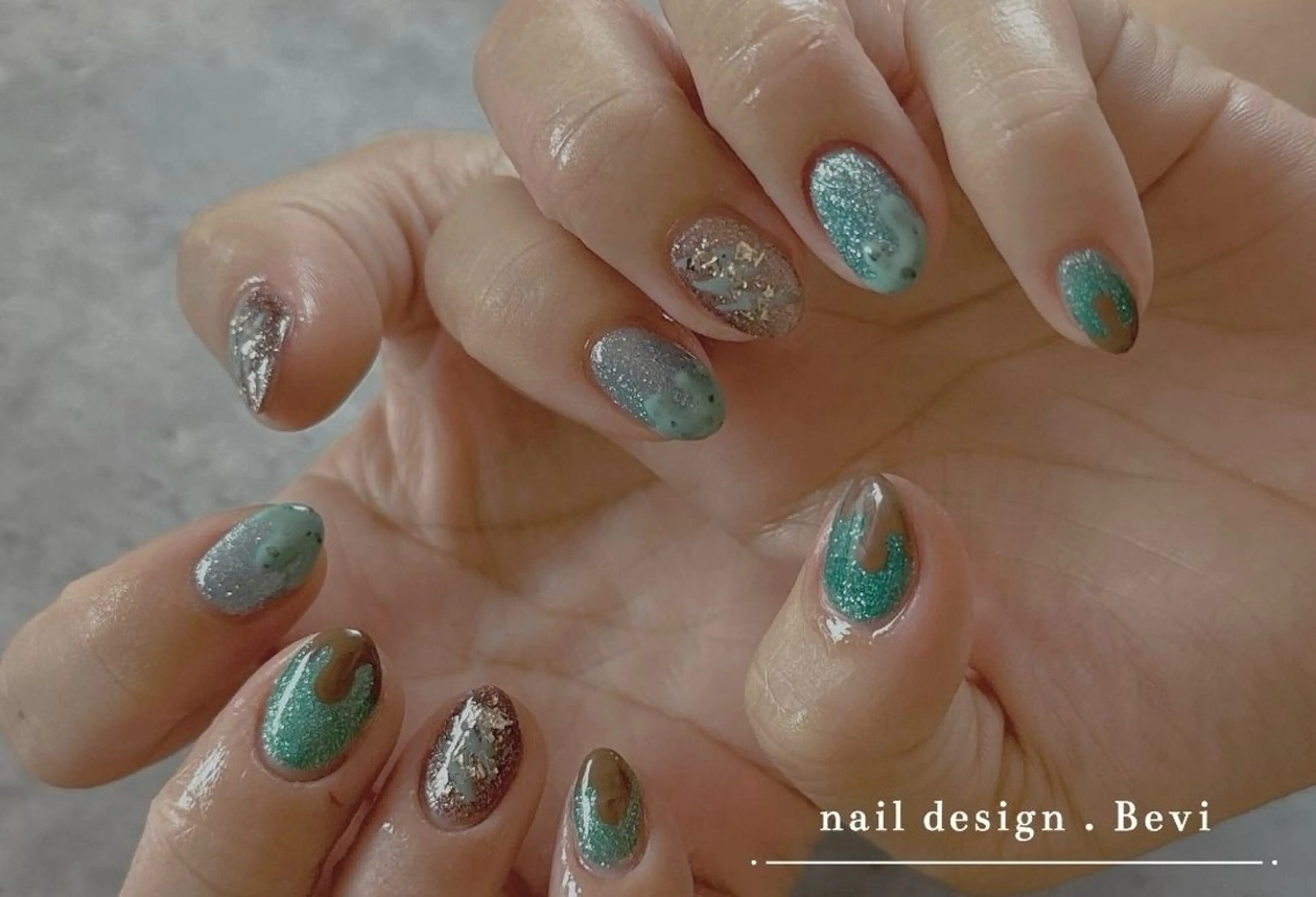 ネイル オーロラネイル クリアネイル フラッシュネイル フラッシュマグ フットネイル ハンドネイル Bevi salonのその他イメージ