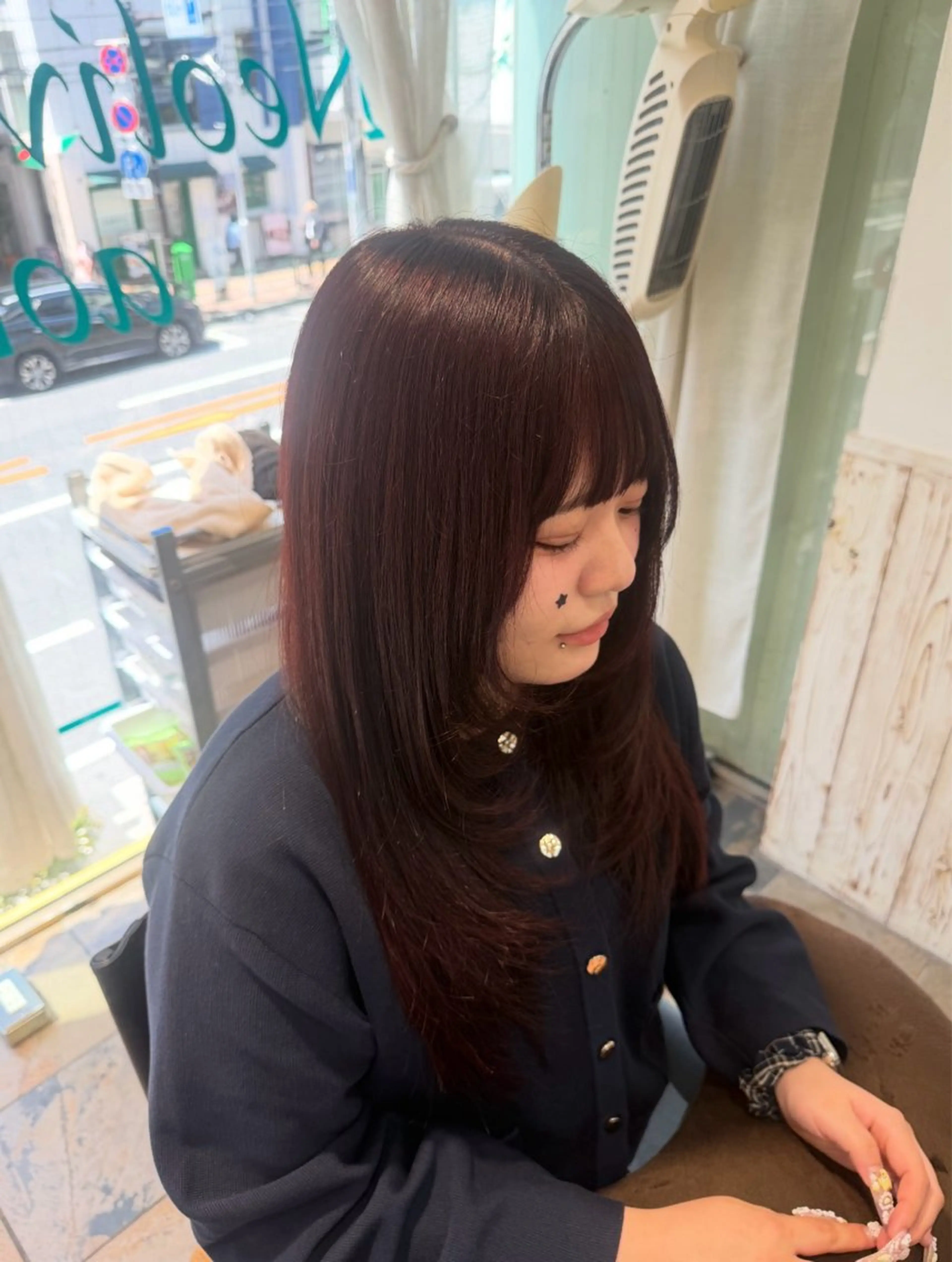 カラー 小林 菜々美のヘアスタイル