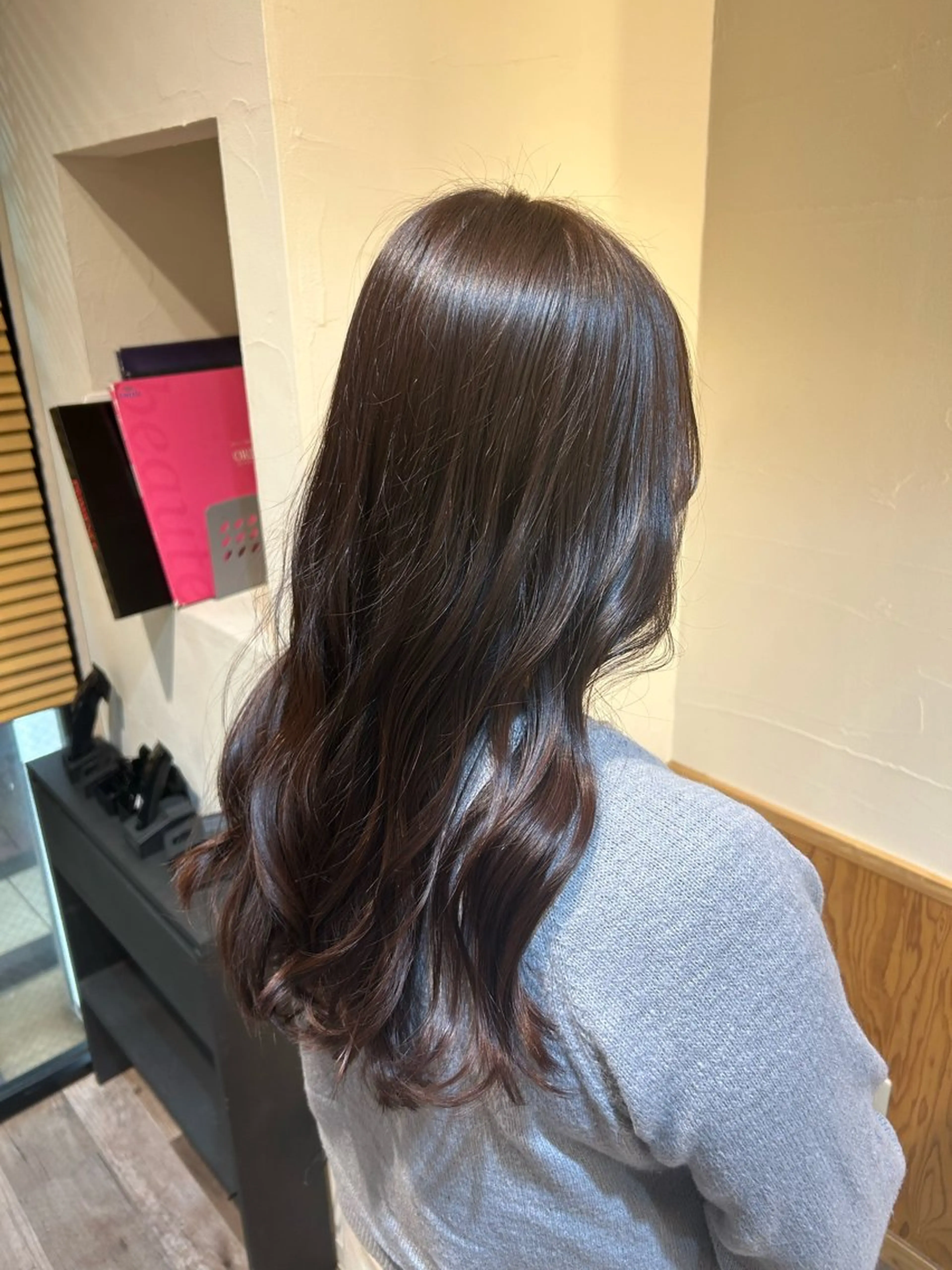 ロング カラー ブラウンカラー 高野 愛子のヘアスタイル