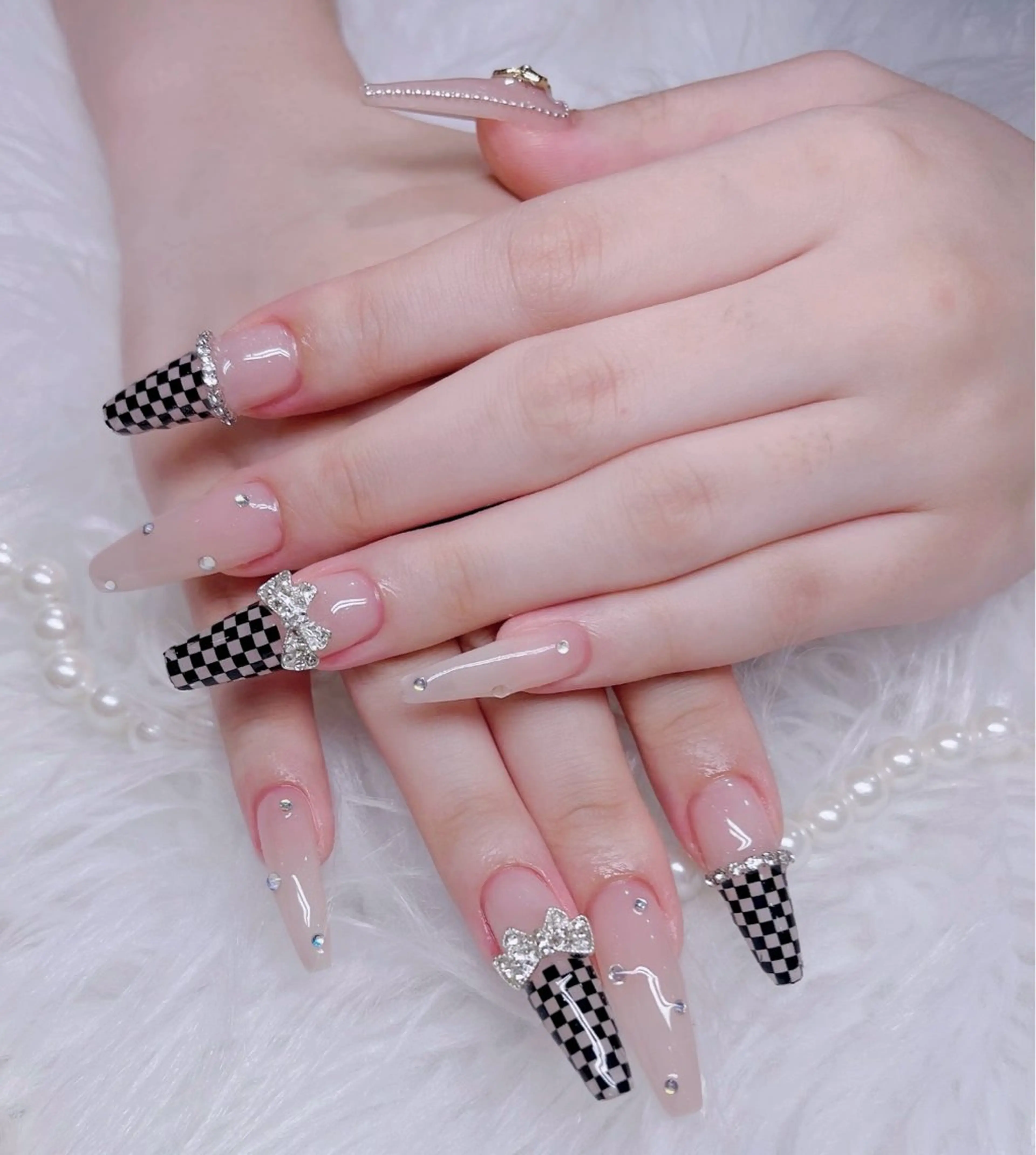 ネイル チークネイル フレンチネイル ジェルネイル グラデーション ハート ハンドネイル ╹◡╹Mimoミモ Eye&Nailのマツエク・マツパデザイン