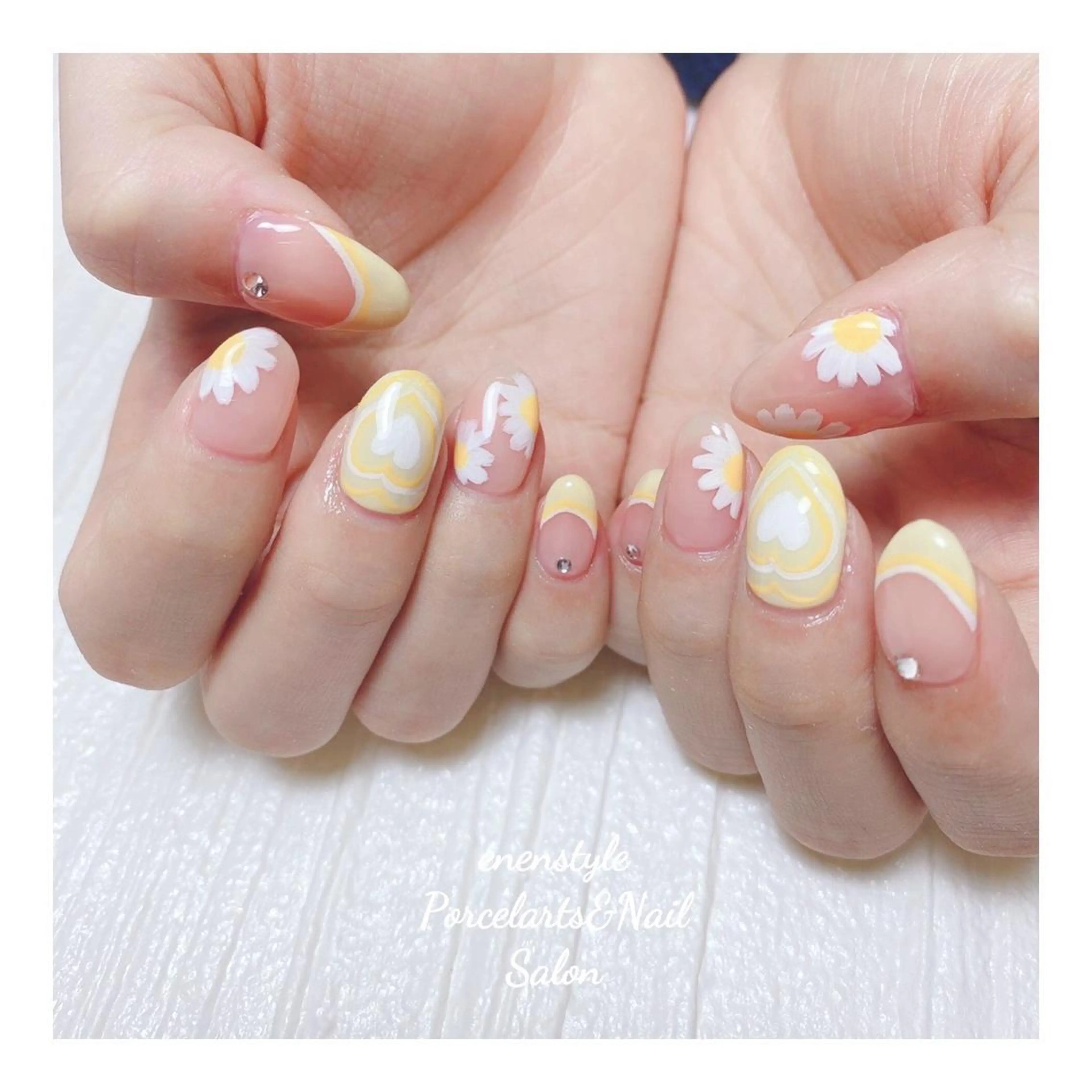 ミディアム ネイル 👑enen style👑のネイルデザイン