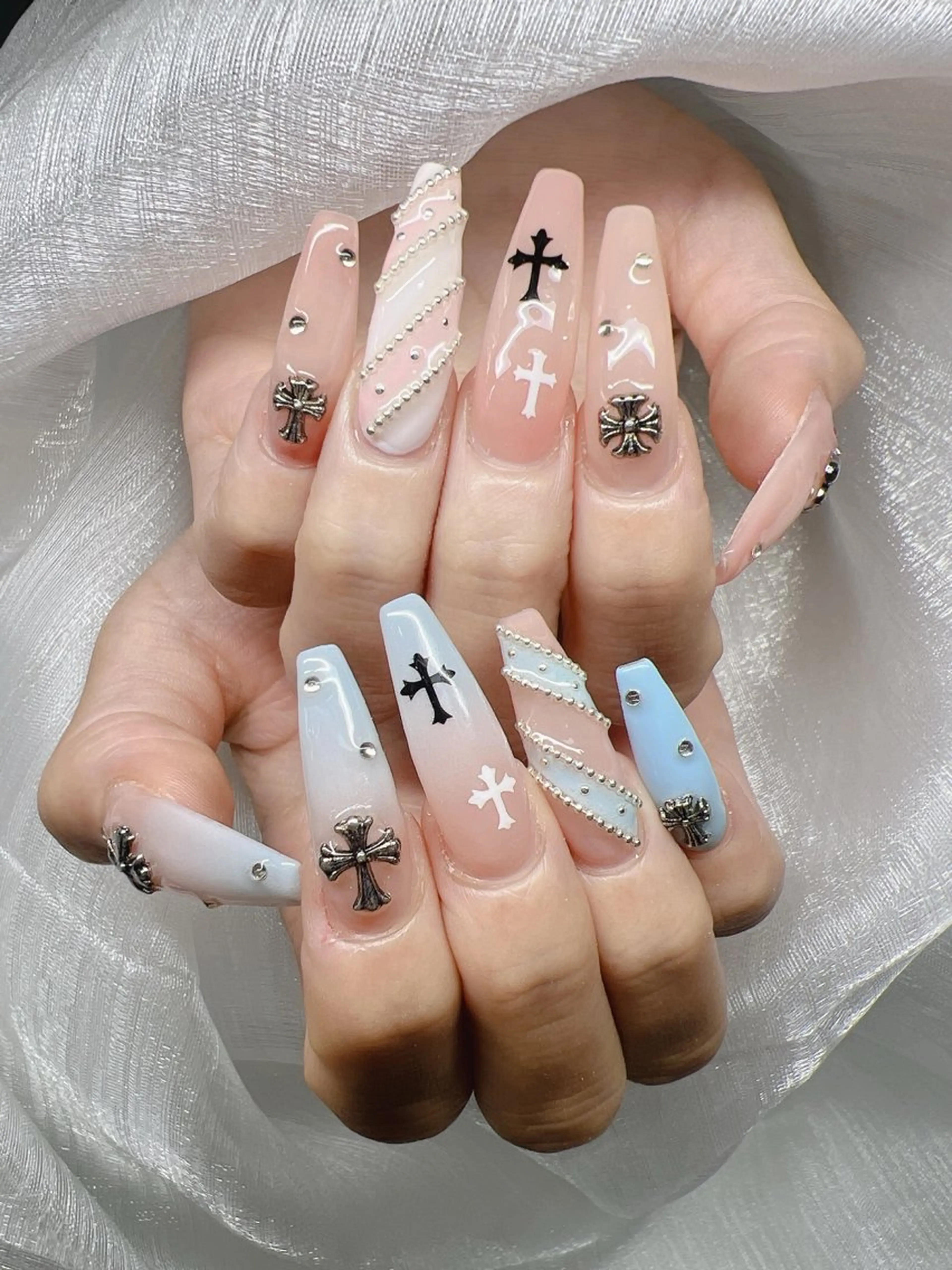 ネイル 長さ出し グラデーション 卒業式 キラキラネイル マグネットネイル ハンドネイル Lee Nails チップ長さだし専門店のネイルデザイン